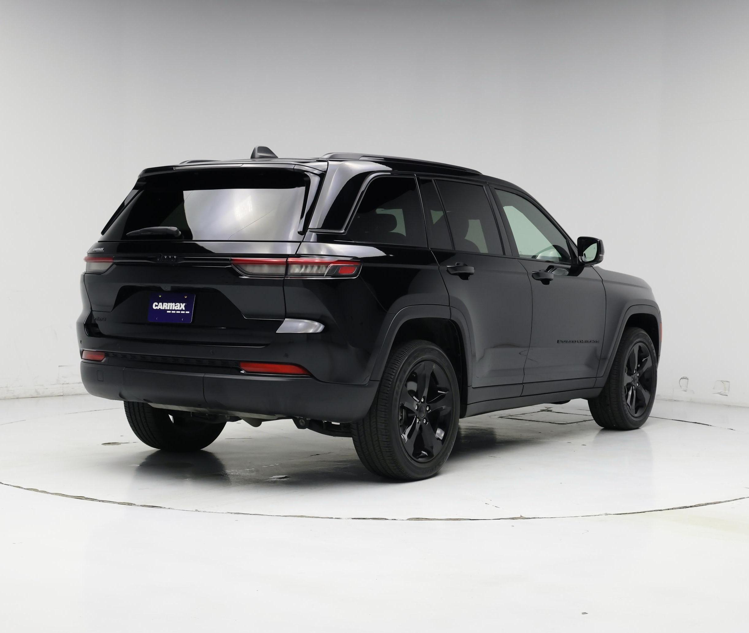 Thumbnail: 2023 Jeep Grand Cherokee - 8