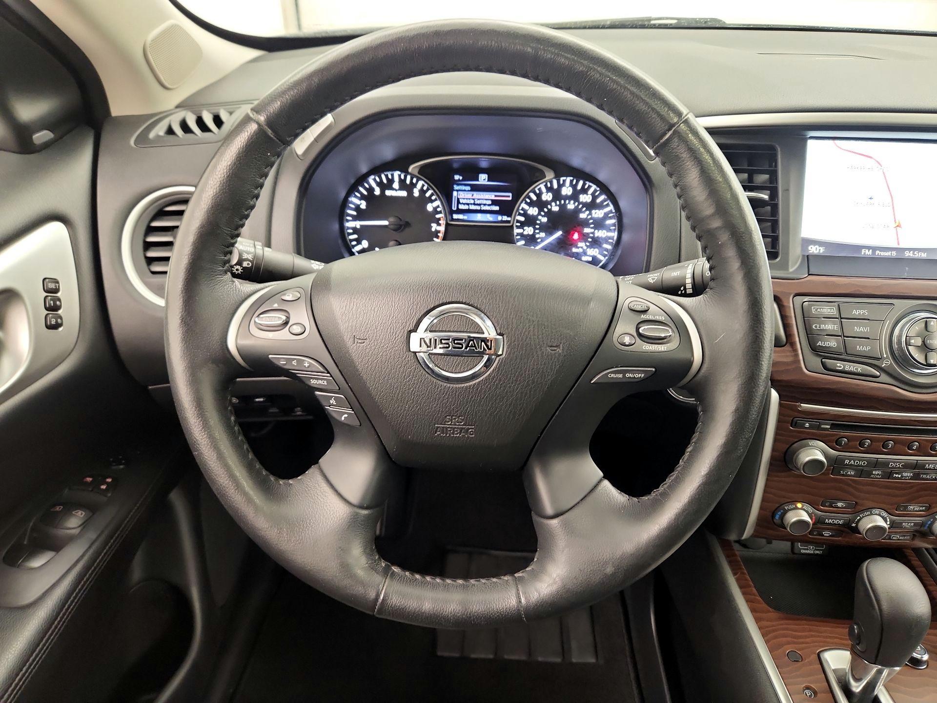 Thumbnail: 2020 Nissan Pathfinder - 10