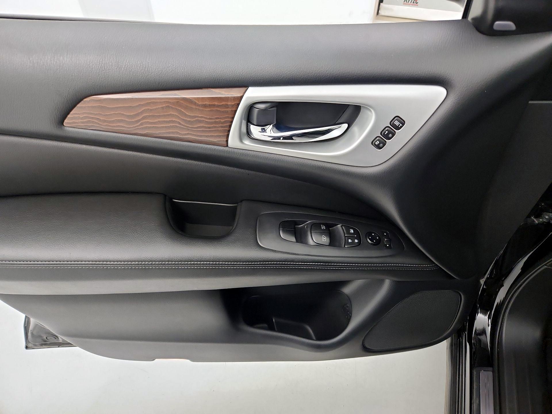 Thumbnail: 2020 Nissan Pathfinder - 12