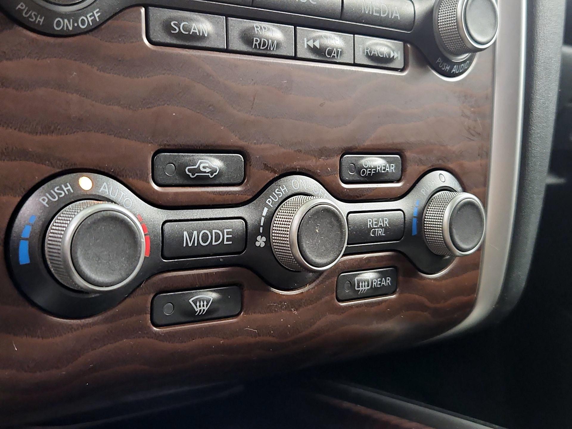 Thumbnail: 2020 Nissan Pathfinder - 17