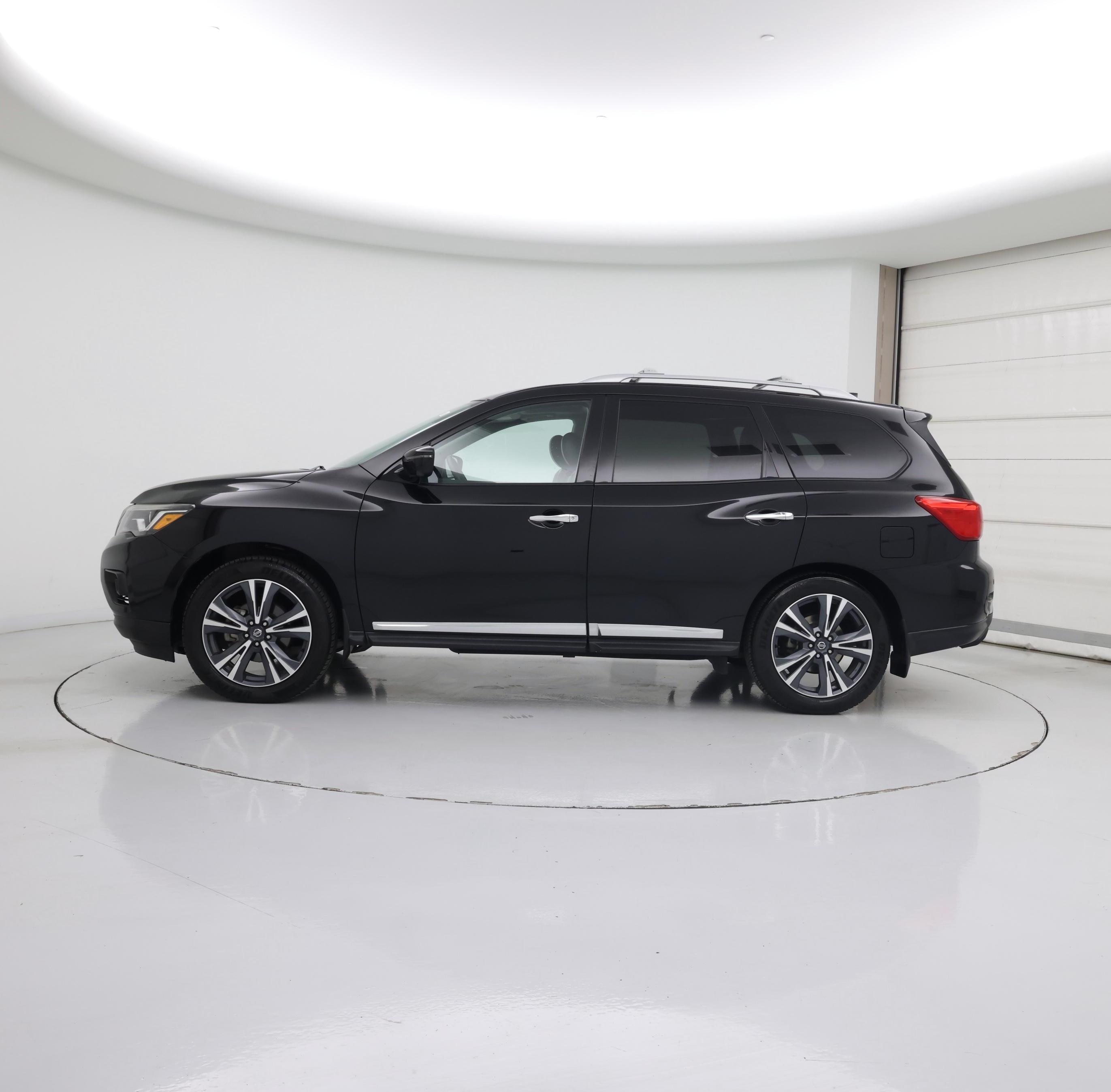 Thumbnail: 2020 Nissan Pathfinder - 3