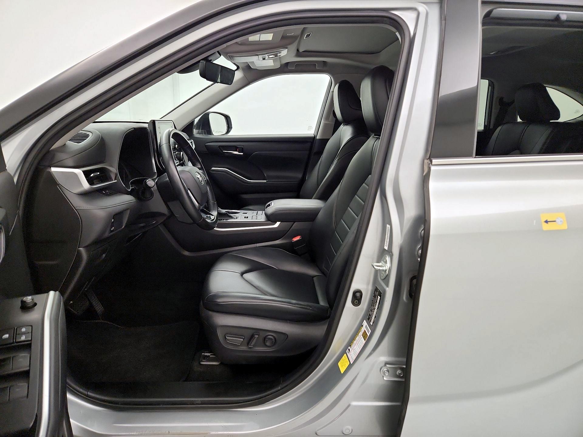 Thumbnail: 2021 Toyota Highlander - 11