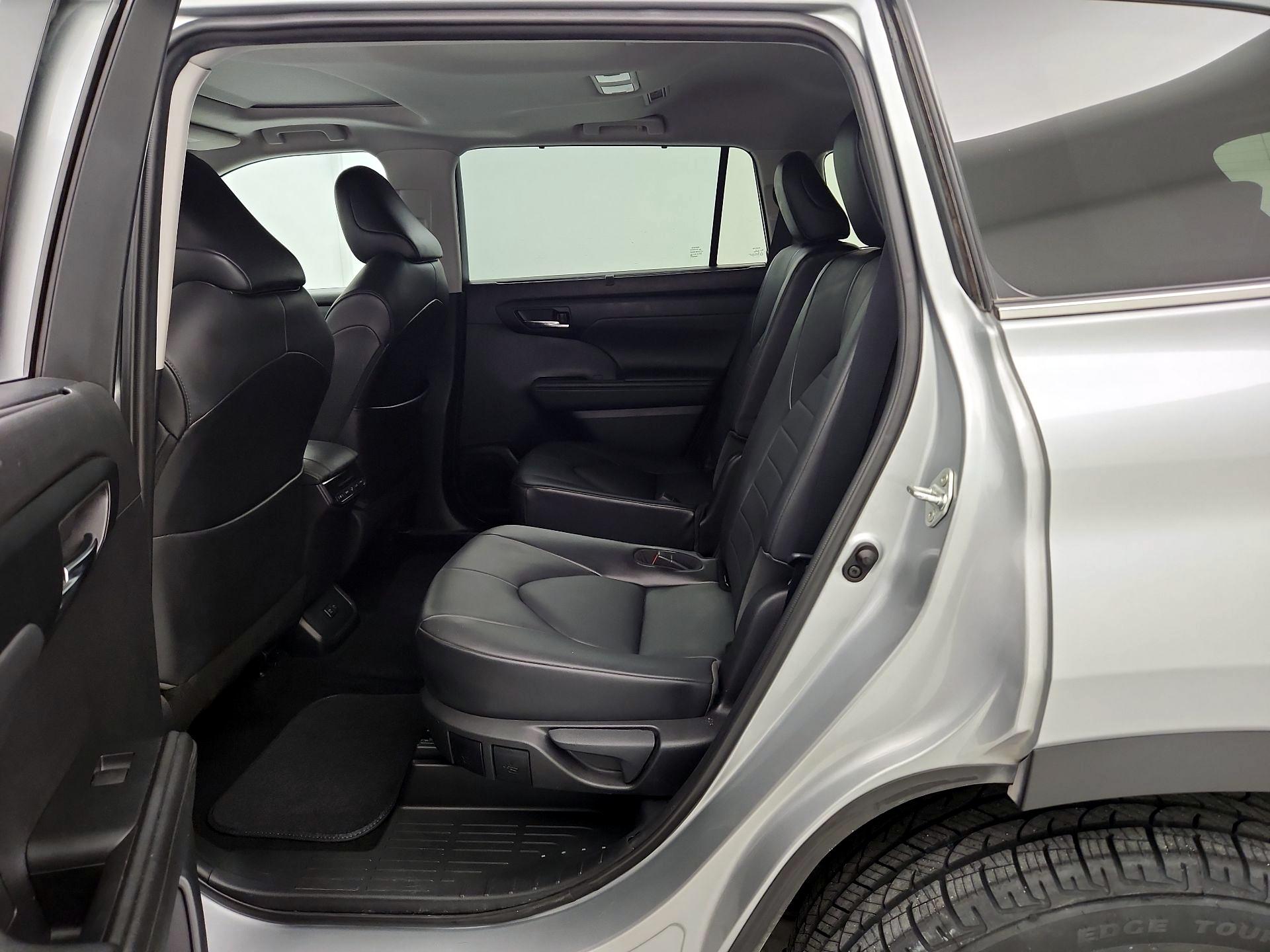 Thumbnail: 2021 Toyota Highlander - 20