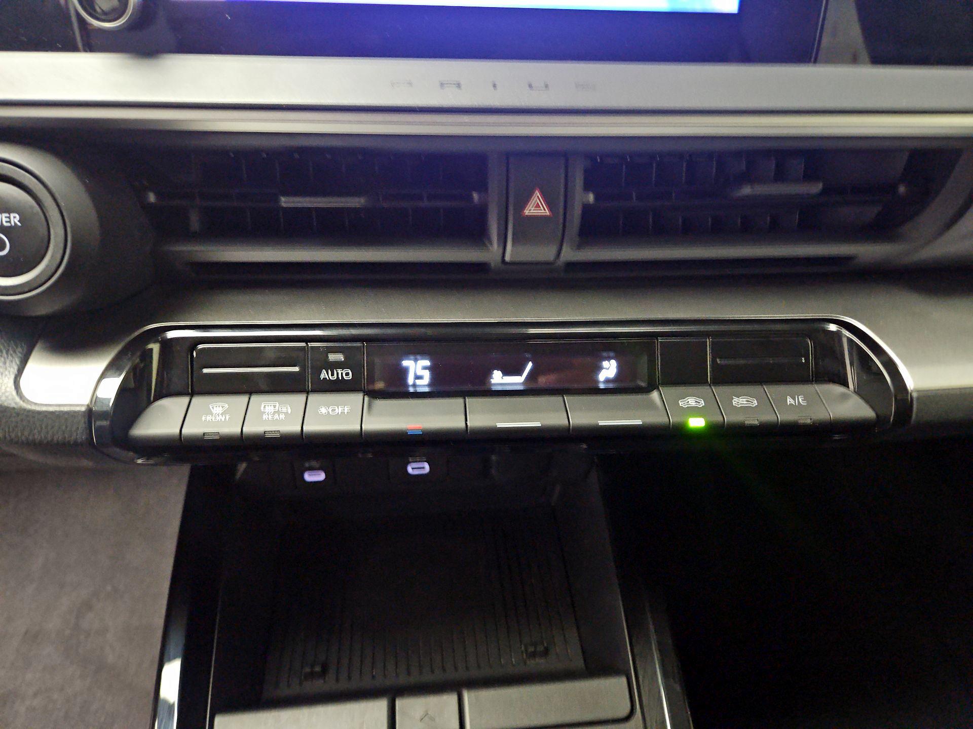 Thumbnail: 2024 Toyota Prius - 16