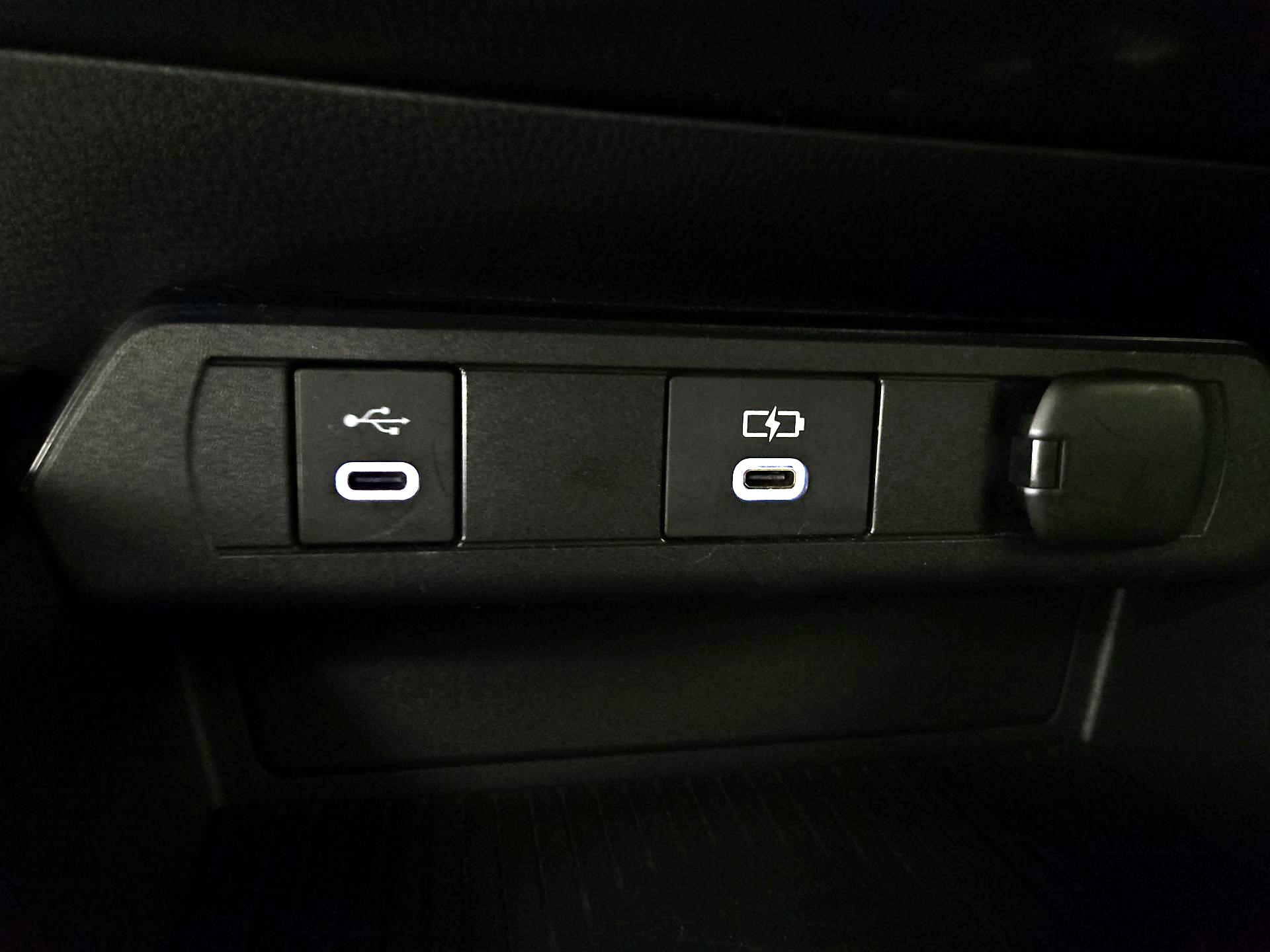 Thumbnail: 2024 Toyota Prius - 18