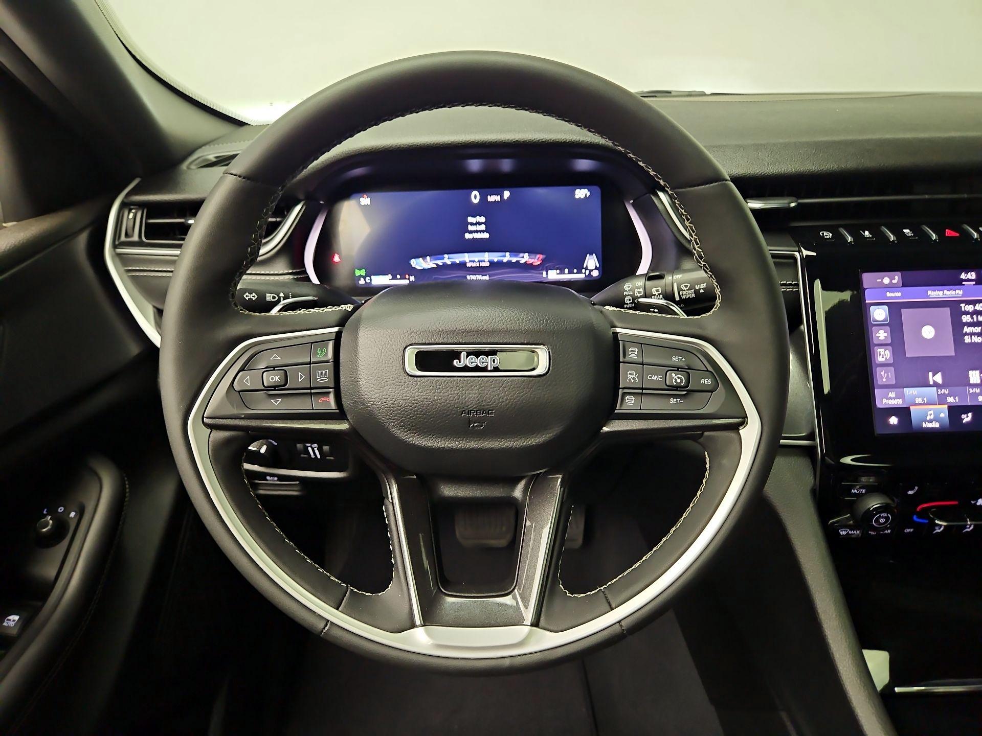 Thumbnail: 2023 Jeep Grand Cherokee - 10