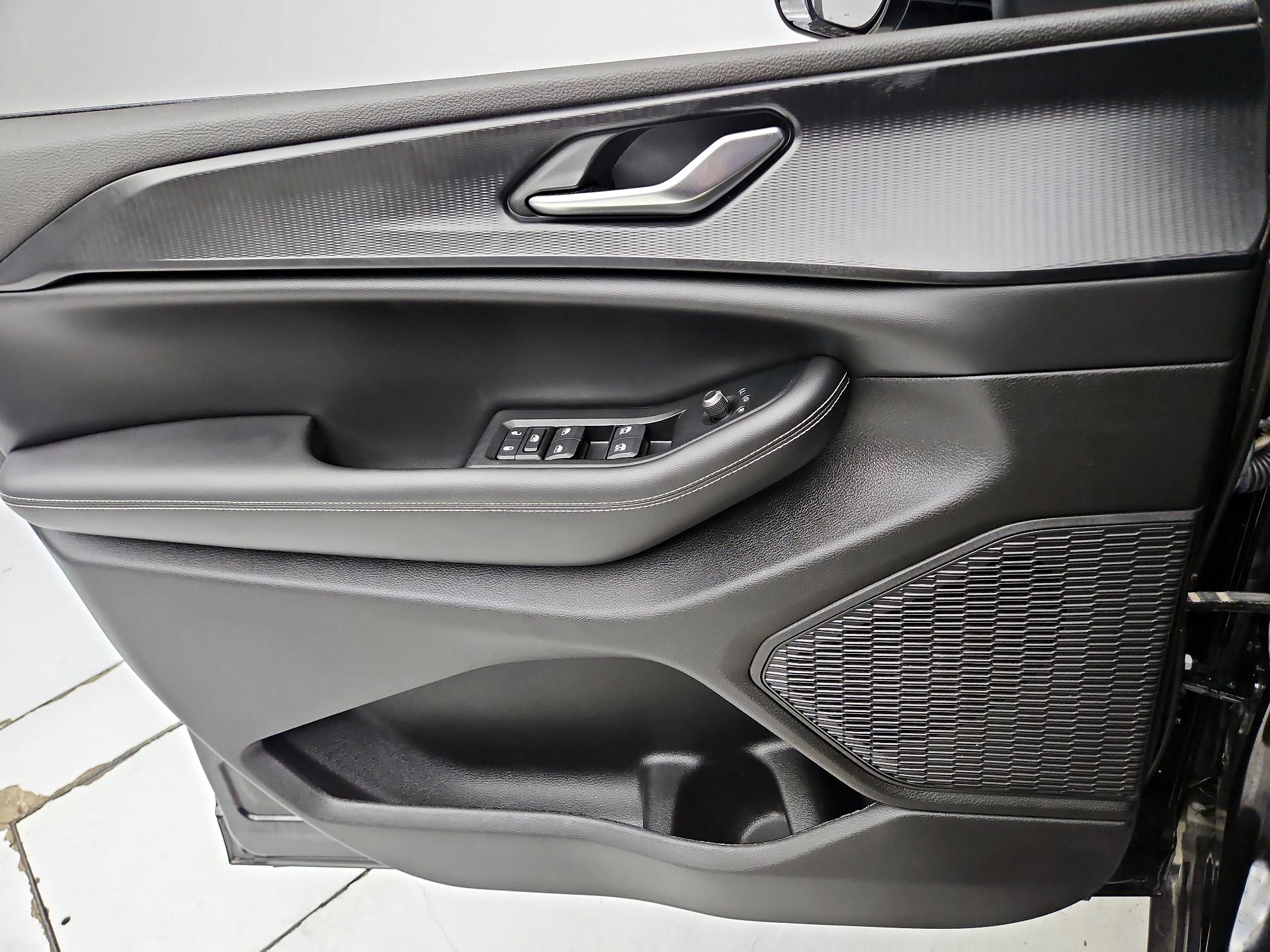 Thumbnail: 2023 Jeep Grand Cherokee - 12