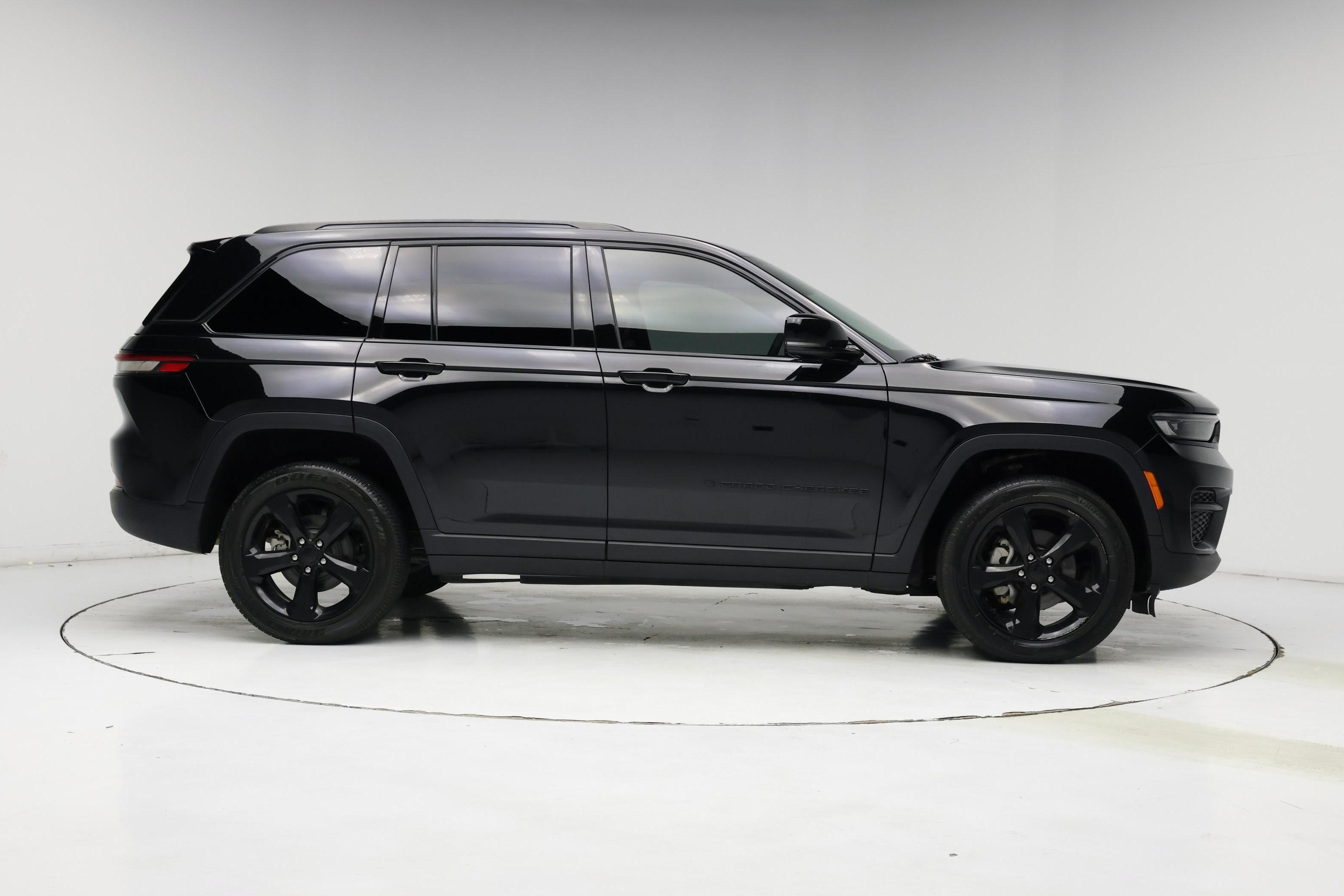 Thumbnail: 2023 Jeep Grand Cherokee - 7