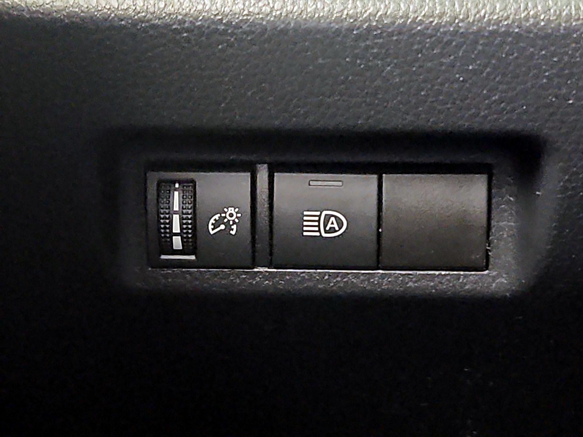 Thumbnail: 2022 Toyota RAV4 - 13