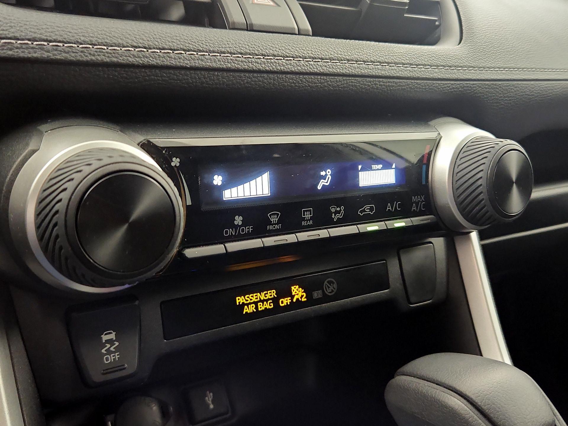 Thumbnail: 2022 Toyota RAV4 - 16