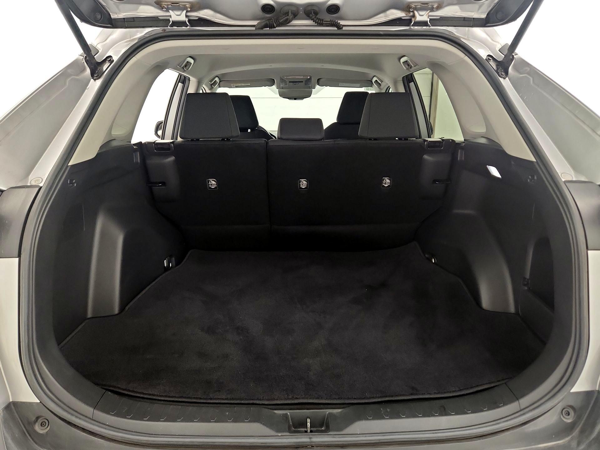 Thumbnail: 2022 Toyota RAV4 - 20