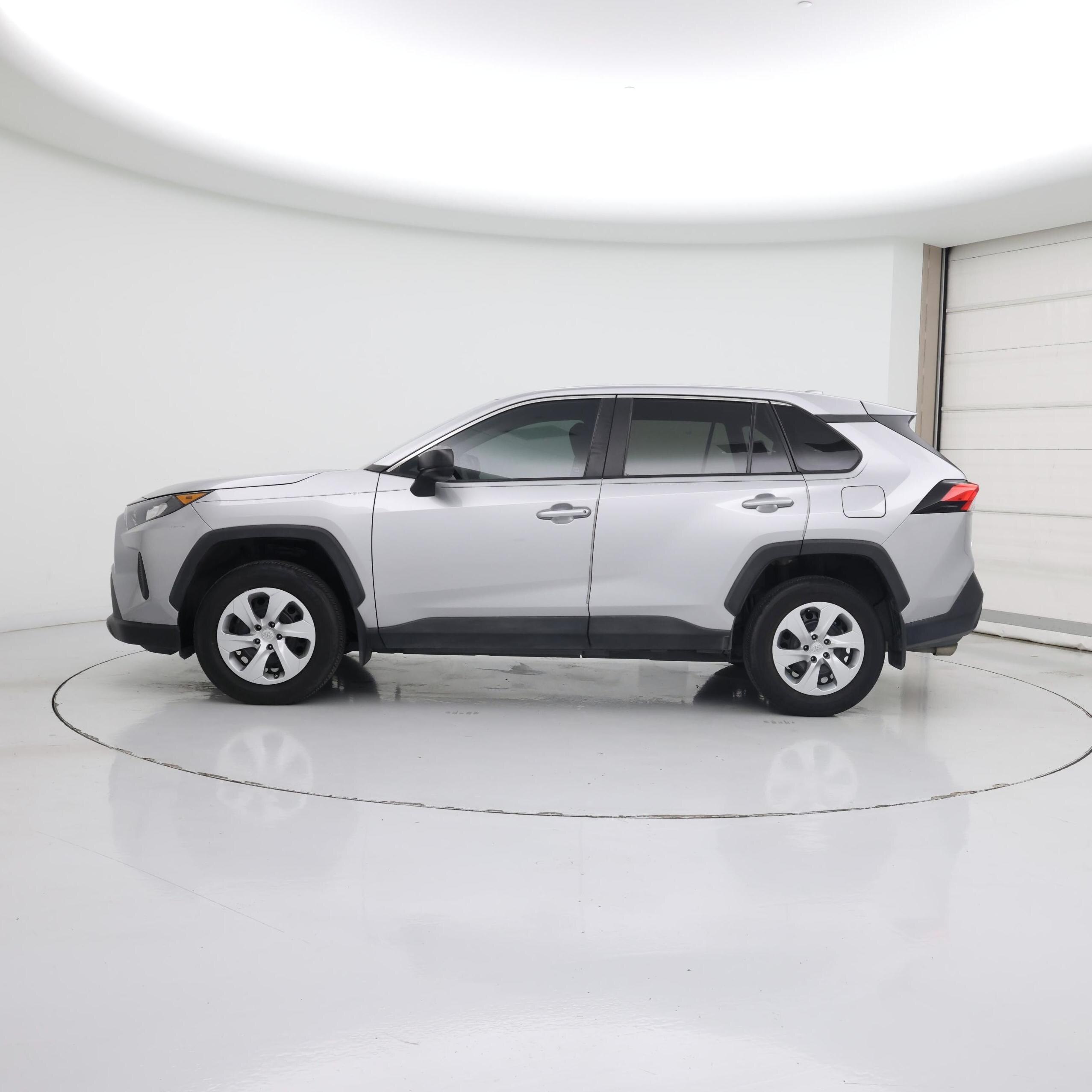 Thumbnail: 2022 Toyota RAV4 - 3