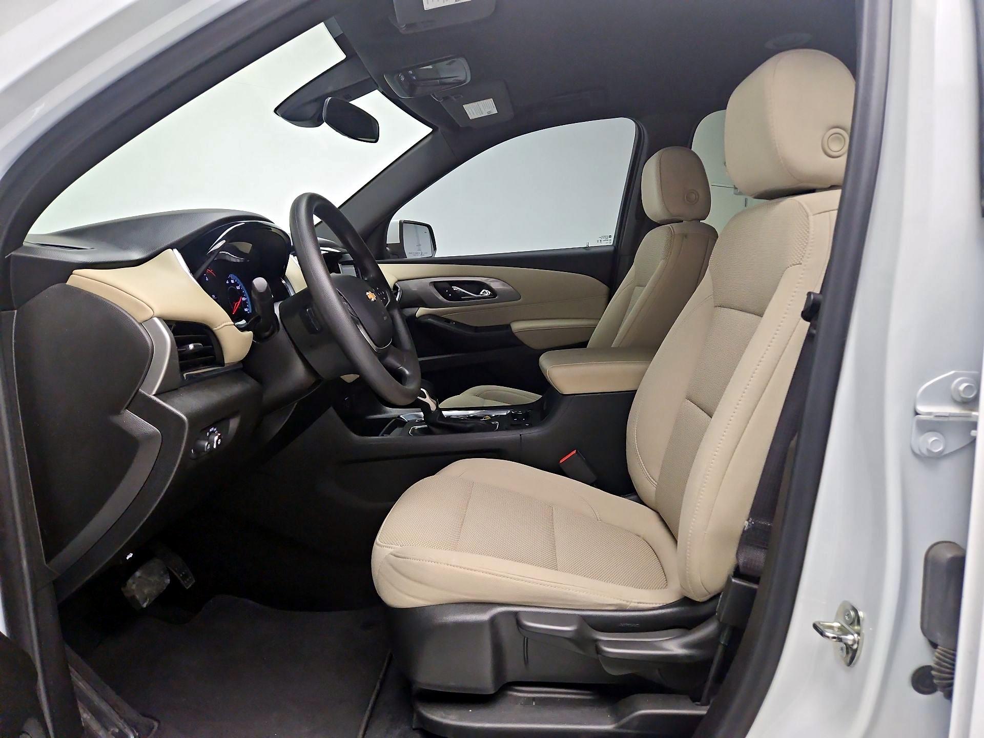 Thumbnail: 2023 Chevrolet Traverse - 11