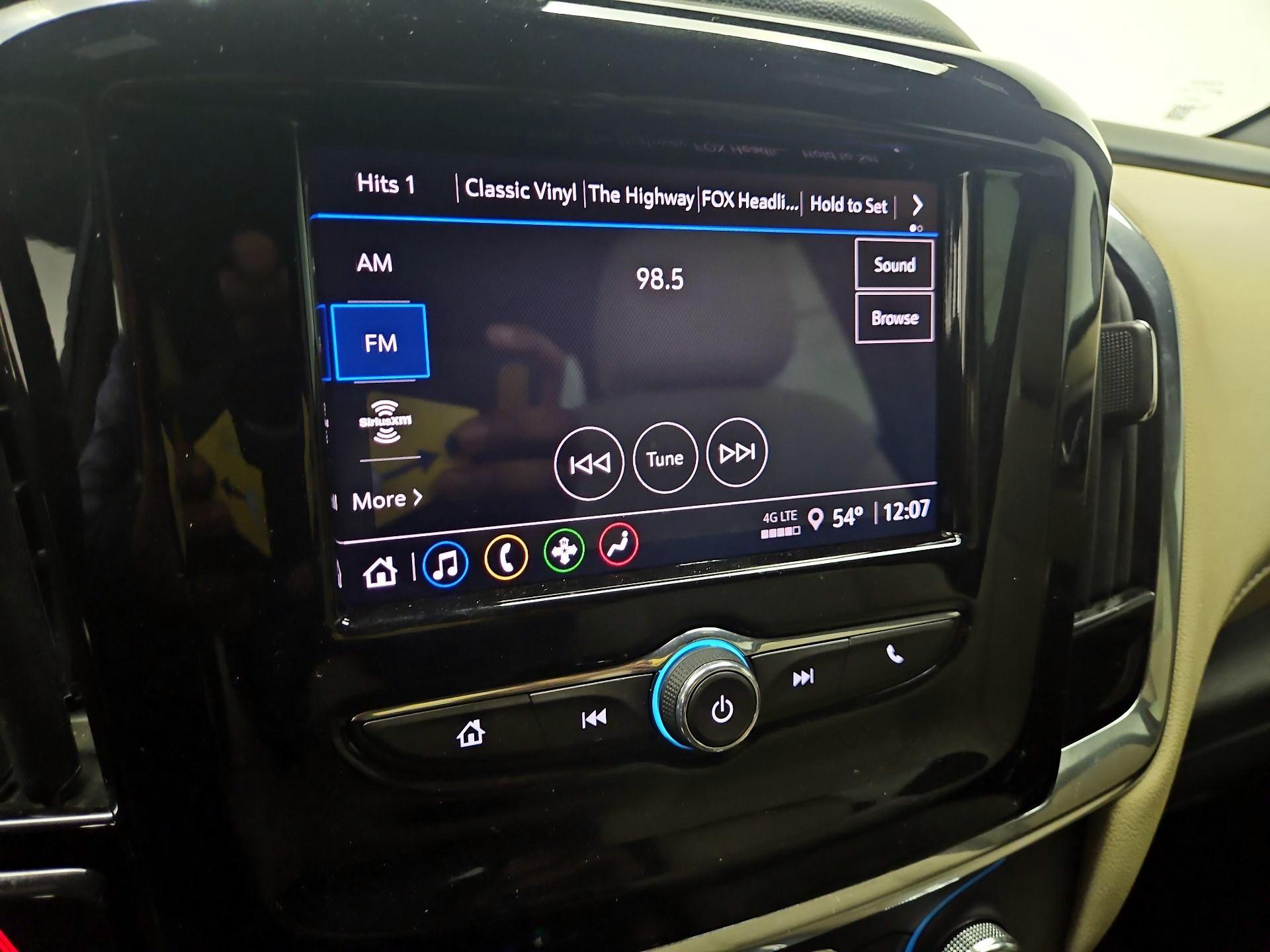 Thumbnail: 2023 Chevrolet Traverse - 15