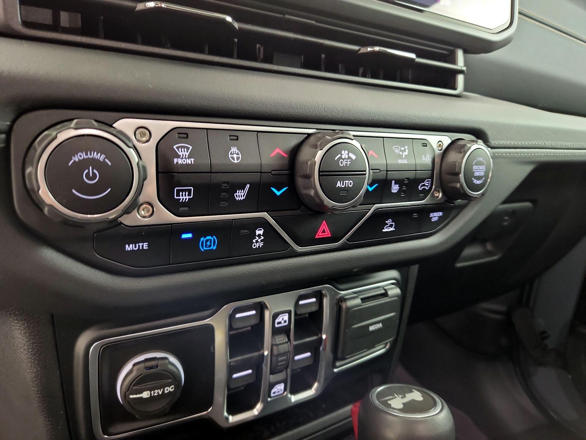 Thumbnail: 2024 Jeep Wrangler - 16