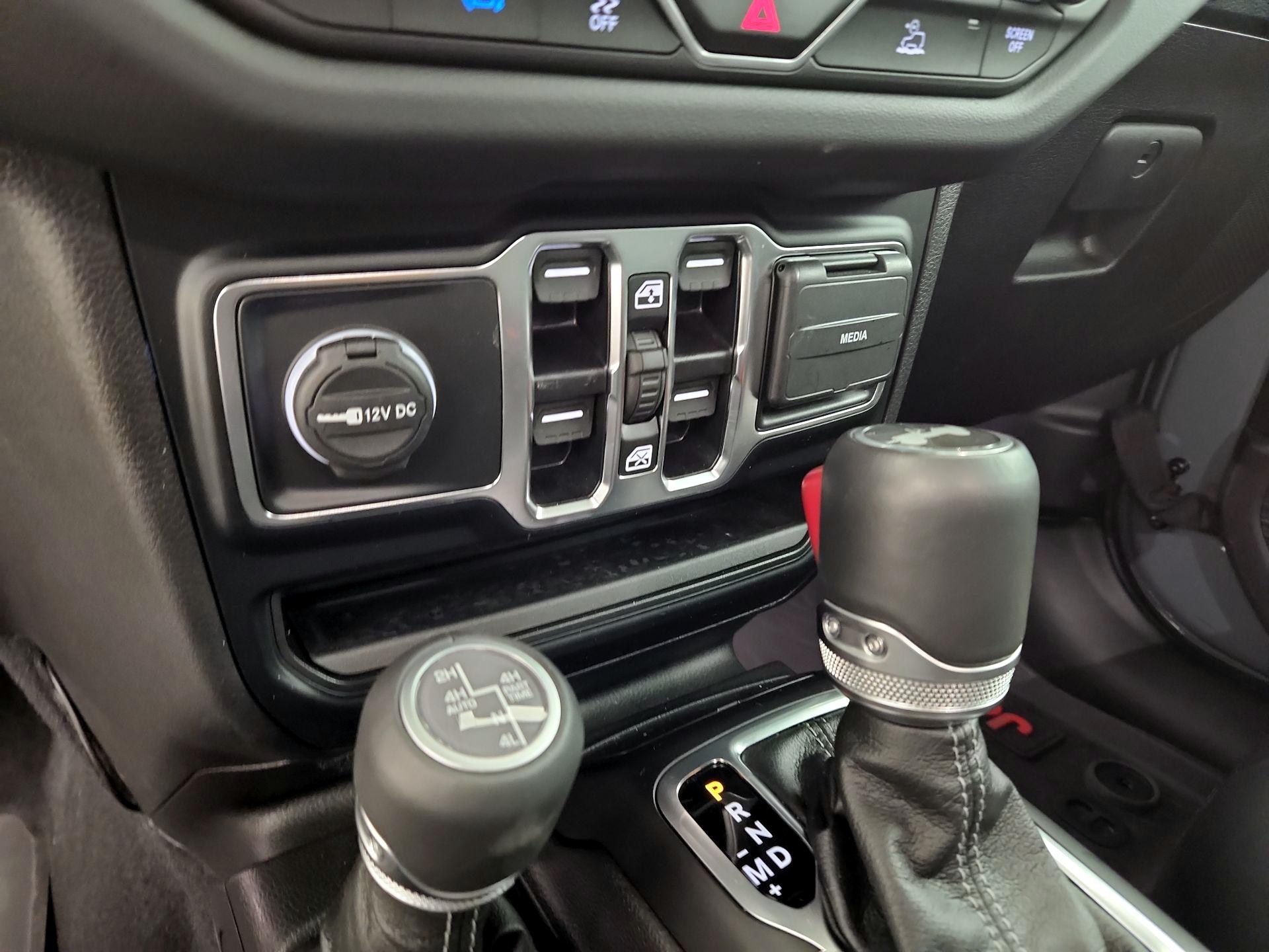 Thumbnail: 2024 Jeep Wrangler - 18