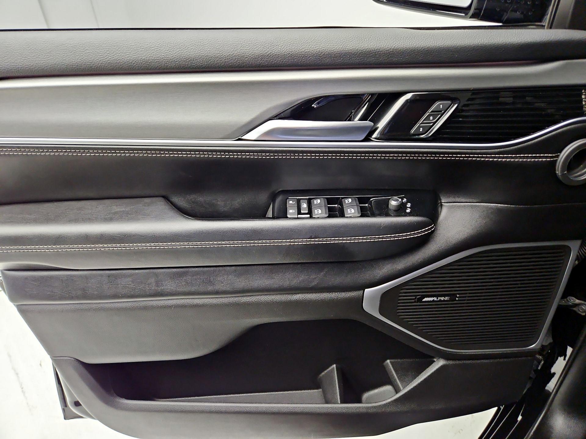 Thumbnail: 2024 Jeep Wagoneer - 12