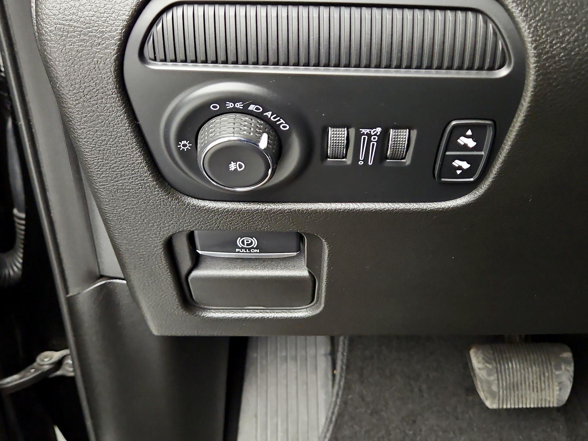 Thumbnail: 2024 Jeep Wagoneer - 13