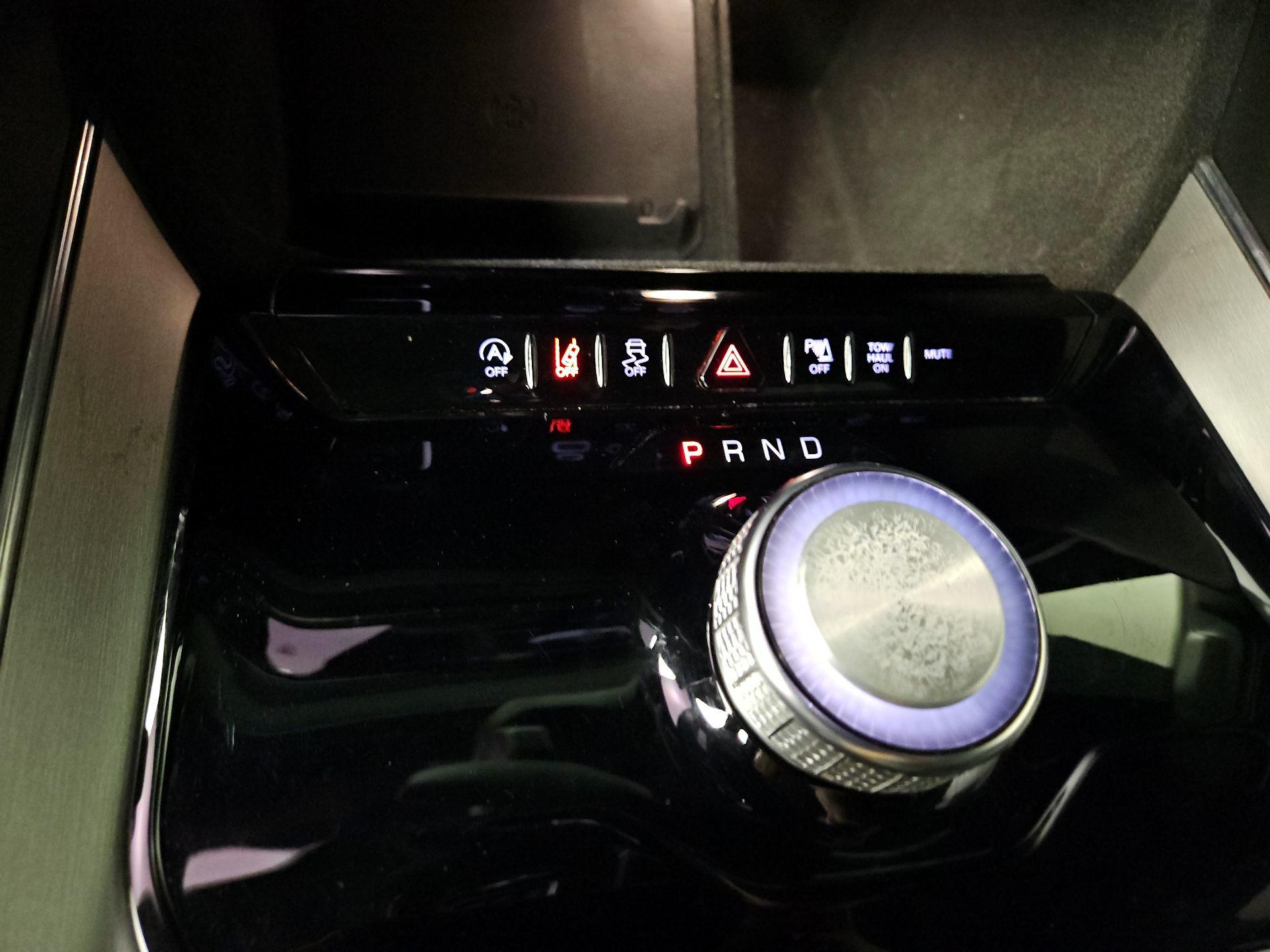 Thumbnail: 2024 Jeep Wagoneer - 18