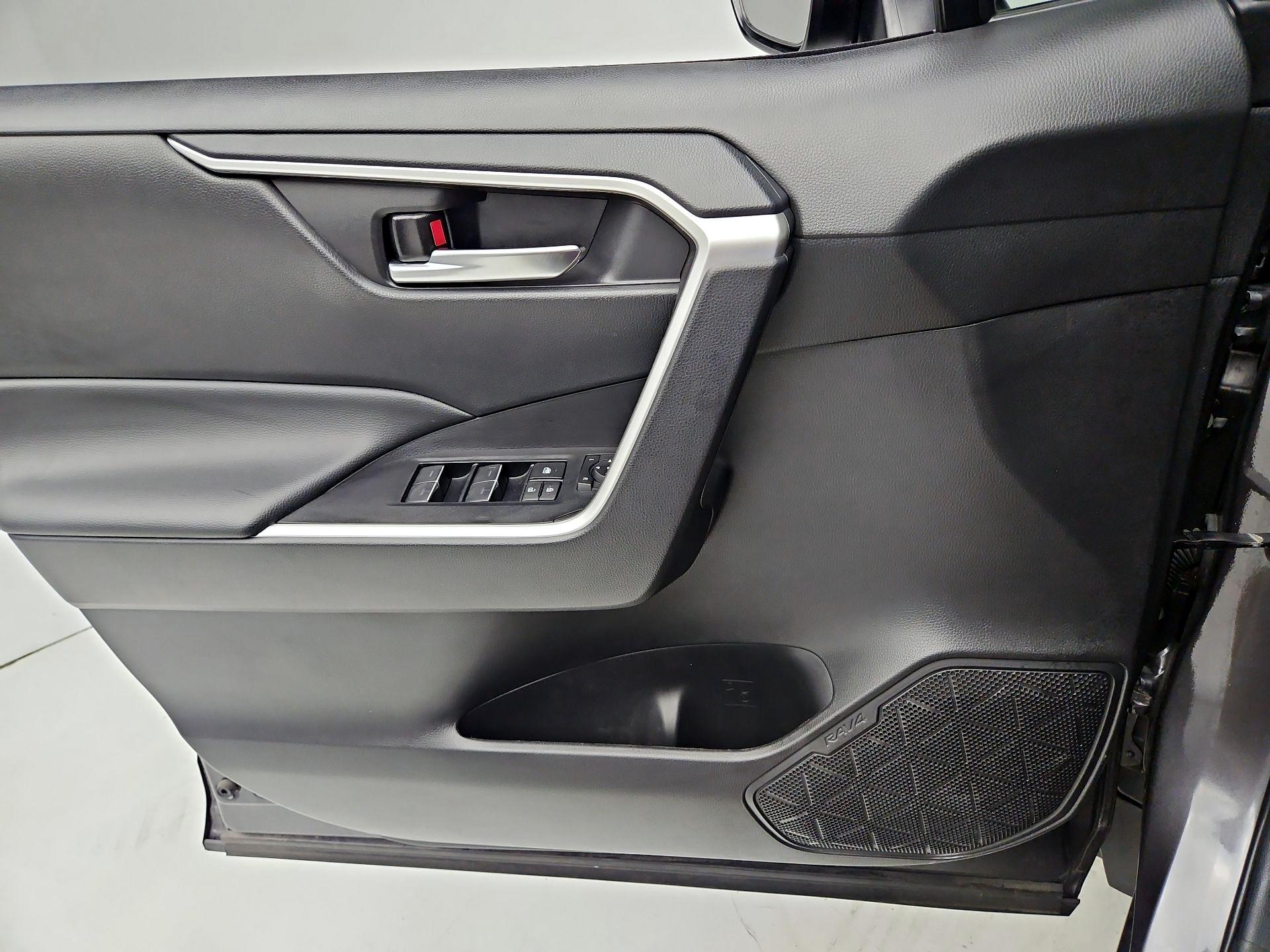 Thumbnail: 2024 Toyota RAV4 - 12