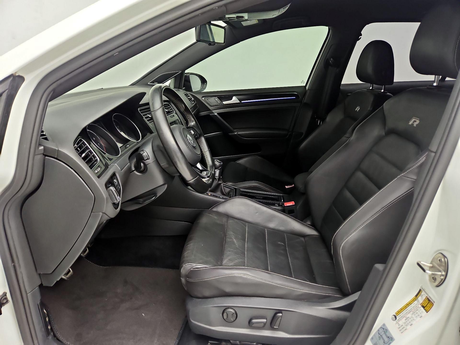 Thumbnail: 2016 Volkswagen Golf - 11