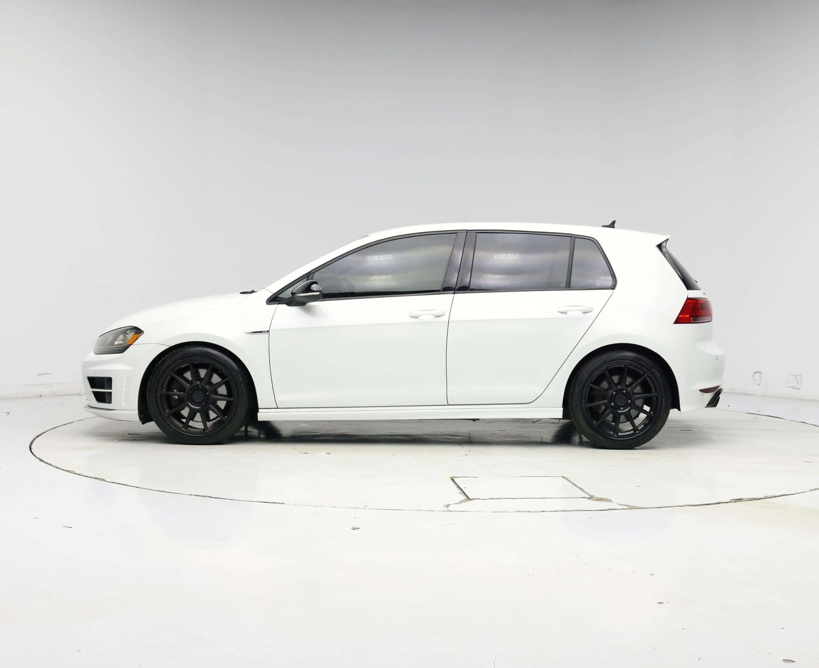 Thumbnail: 2016 Volkswagen Golf - 3