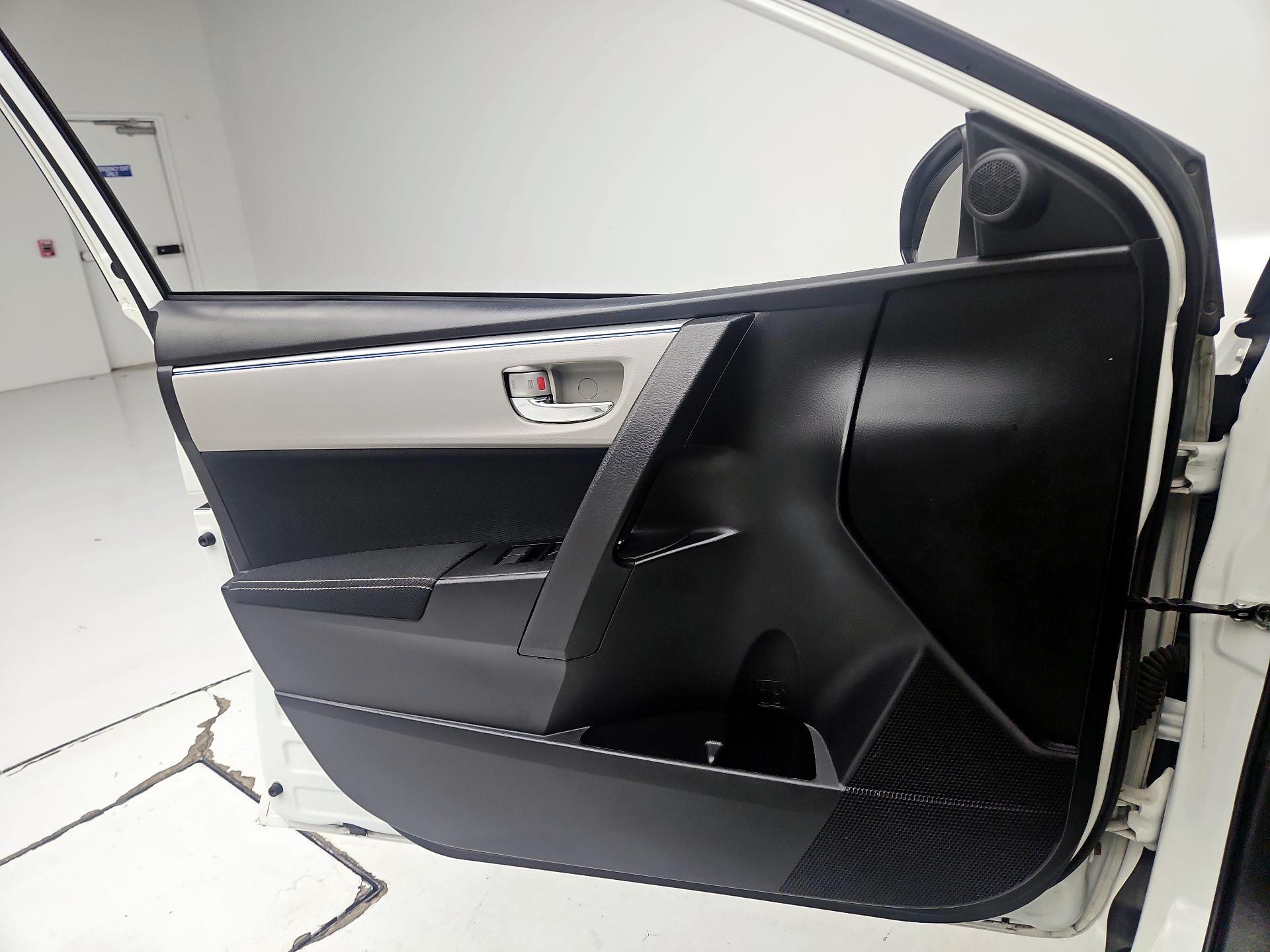 Thumbnail: 2016 Toyota Corolla - 12