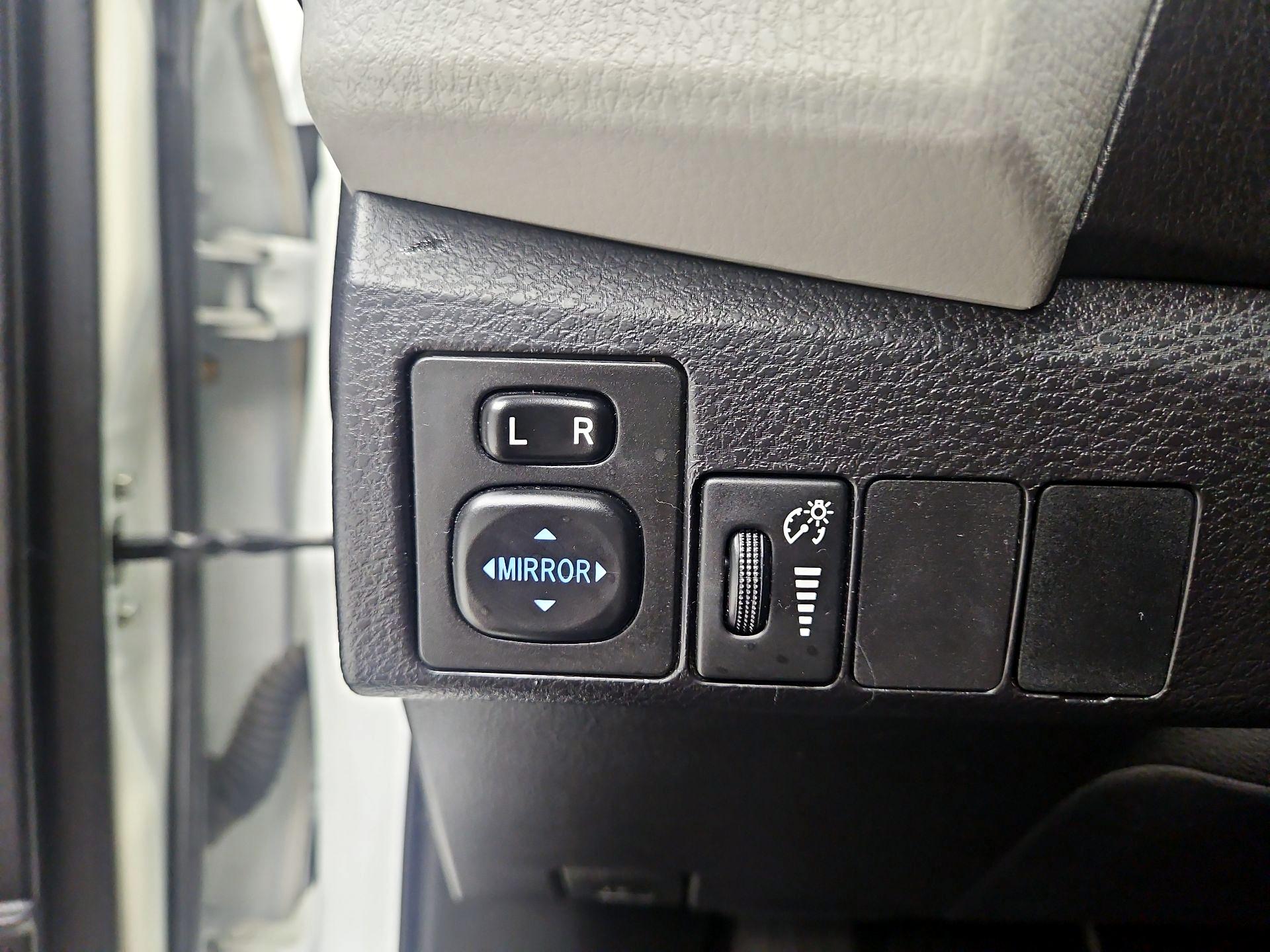 Thumbnail: 2016 Toyota Corolla - 13