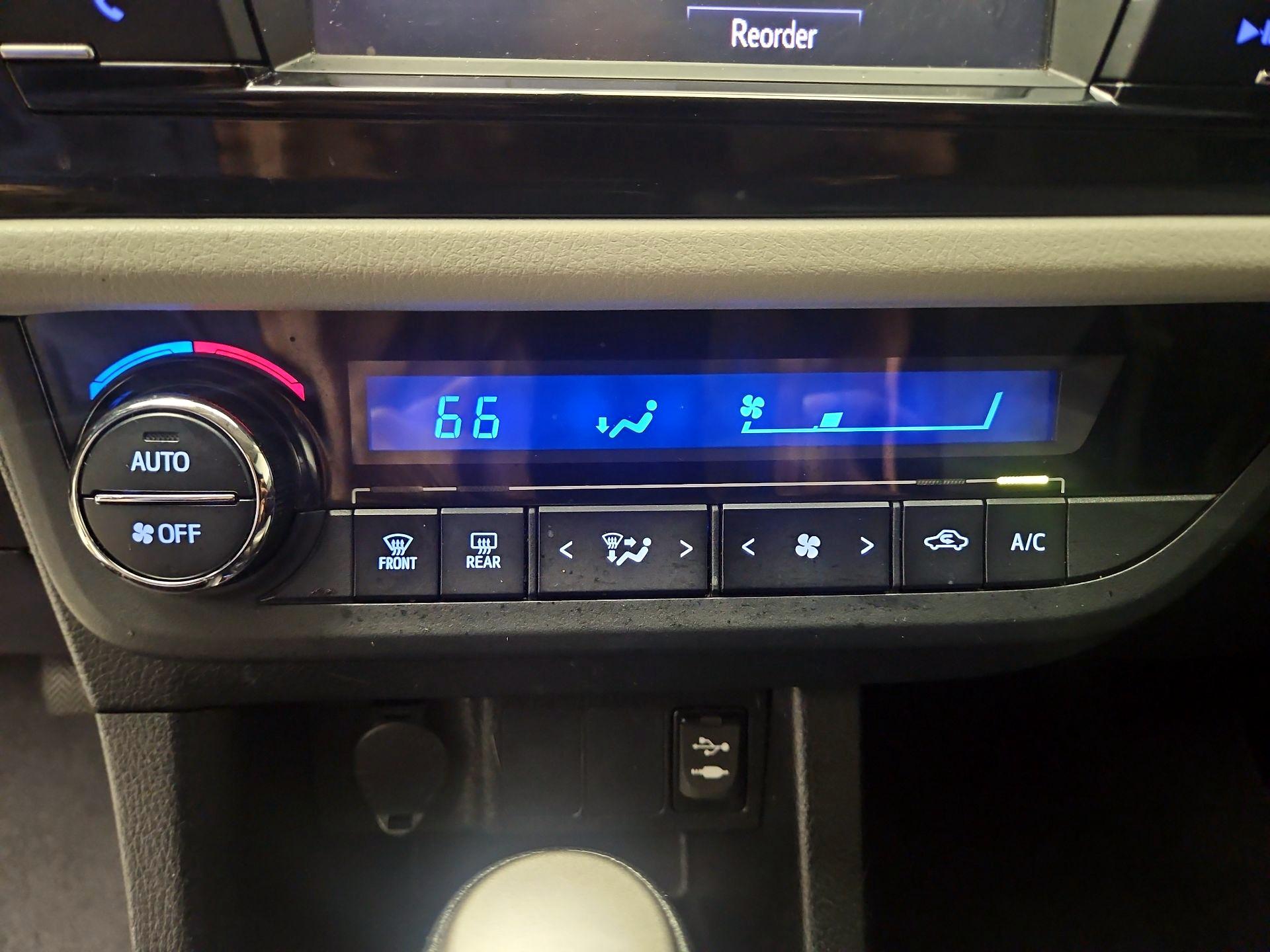 Thumbnail: 2016 Toyota Corolla - 16