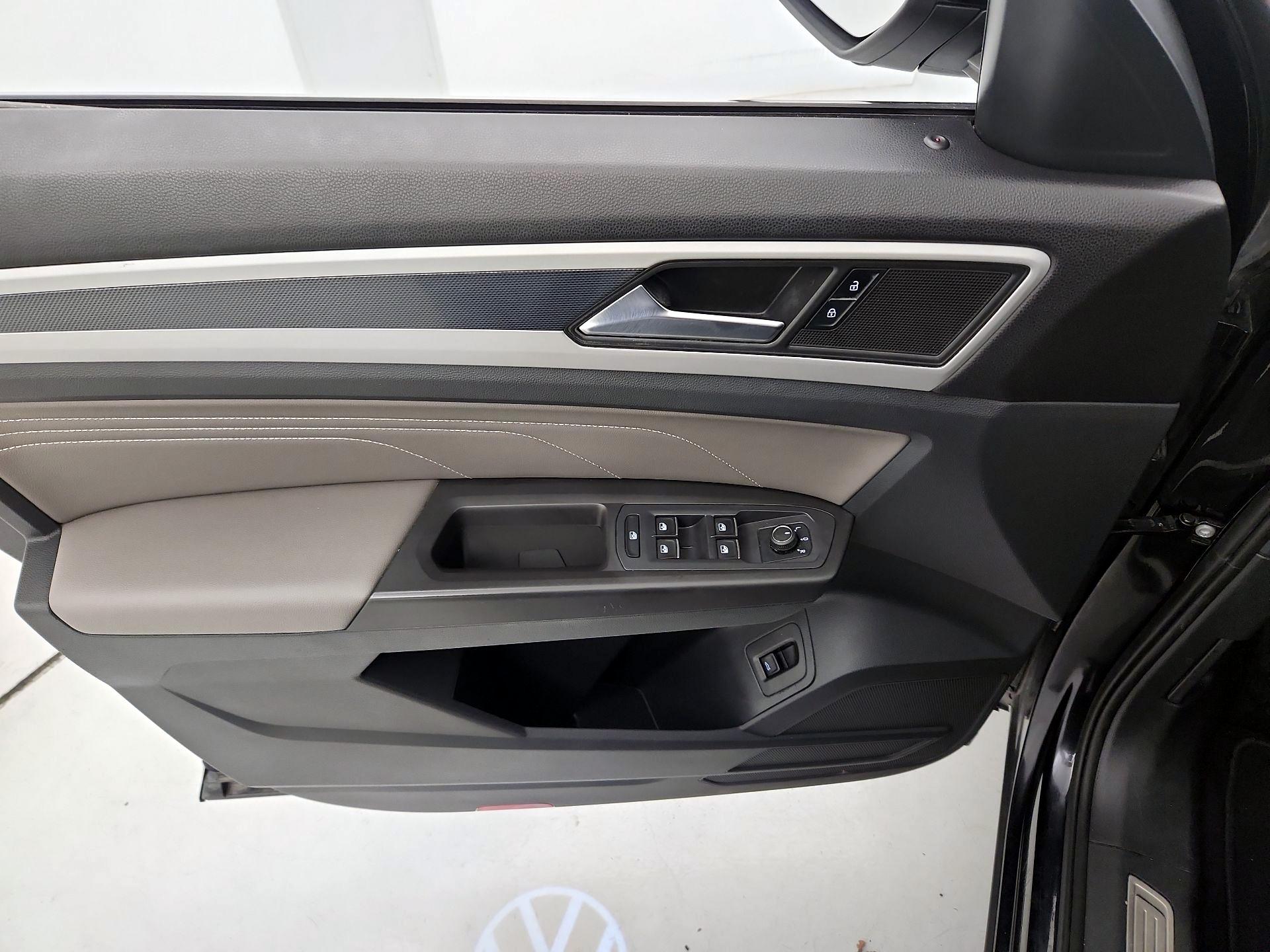 Thumbnail: 2022 Volkswagen Atlas - 12