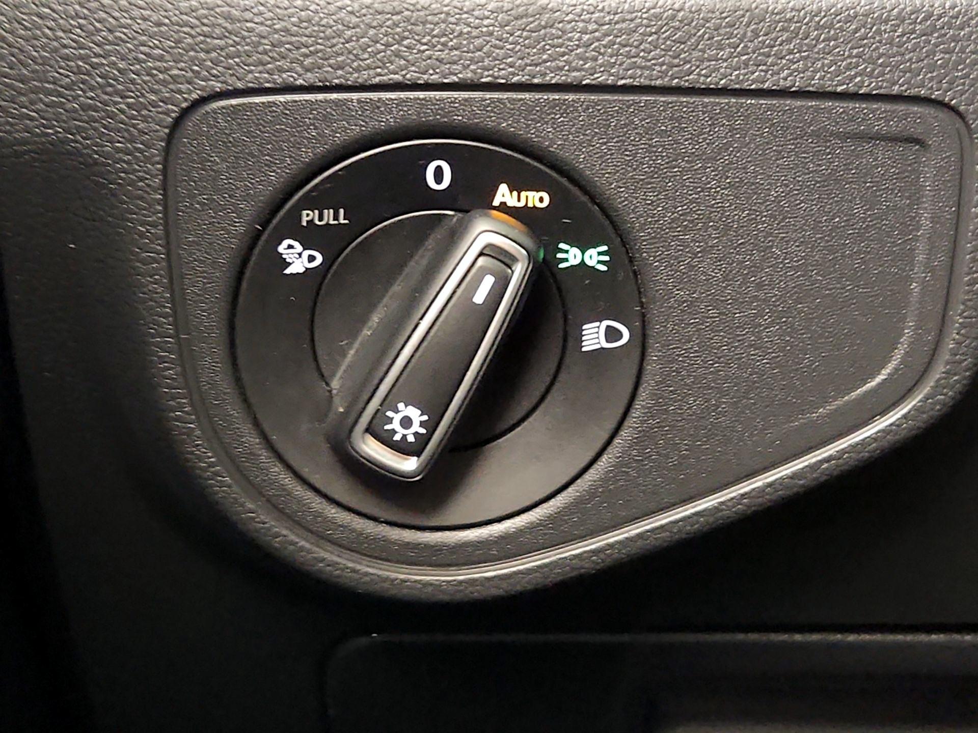 Thumbnail: 2022 Volkswagen Atlas - 13