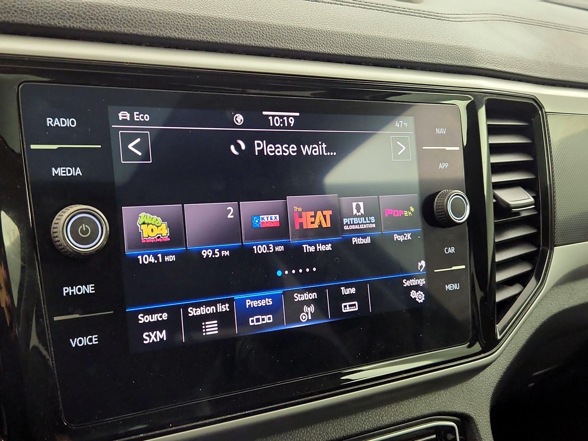 Thumbnail: 2022 Volkswagen Atlas - 16