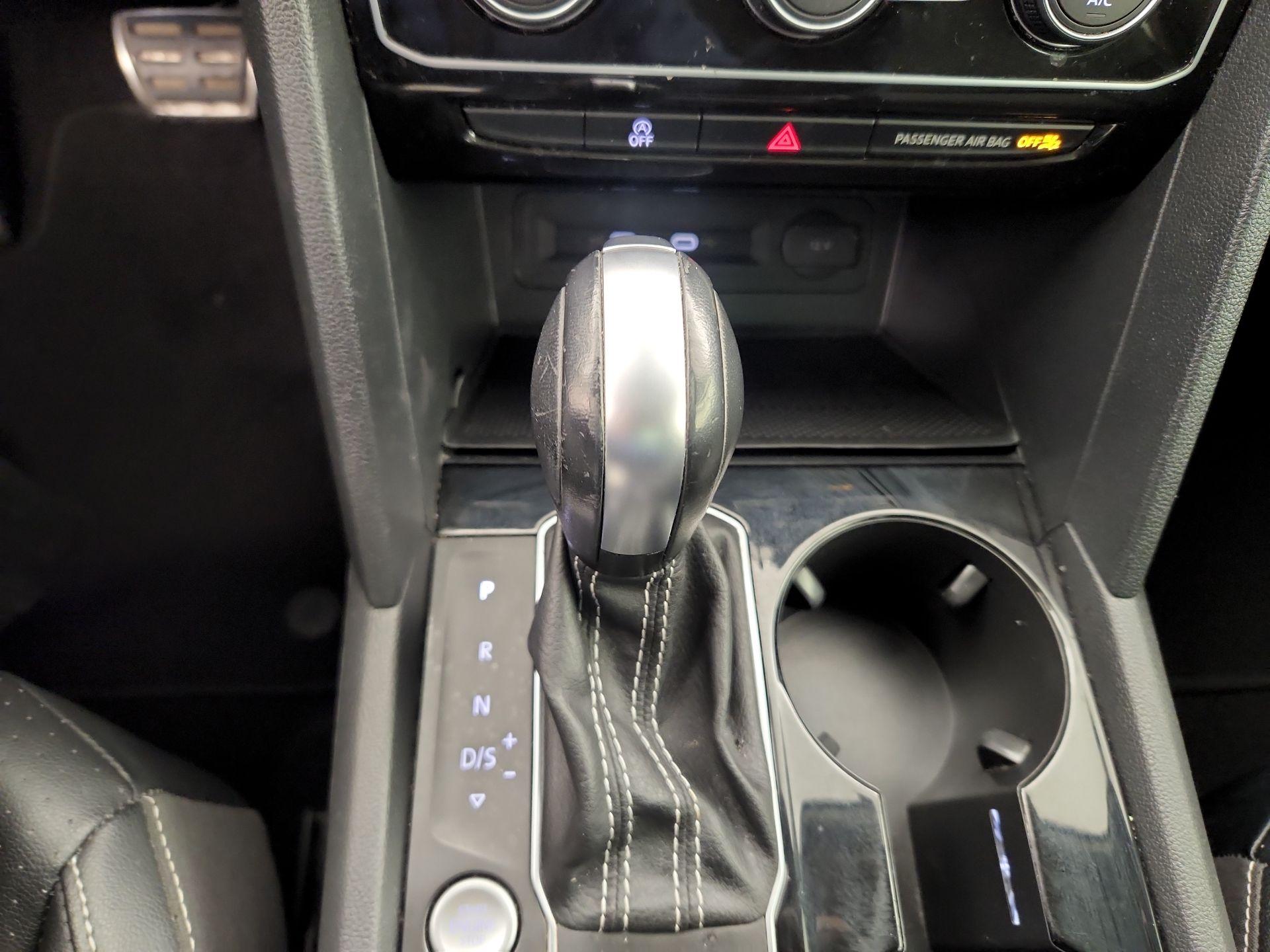 Thumbnail: 2022 Volkswagen Atlas - 18