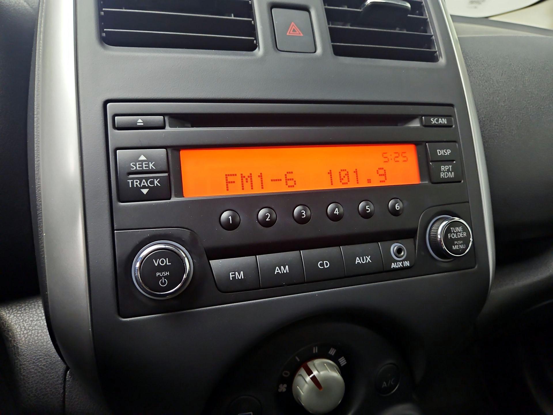 Thumbnail: 2014 Nissan Versa Note - 14