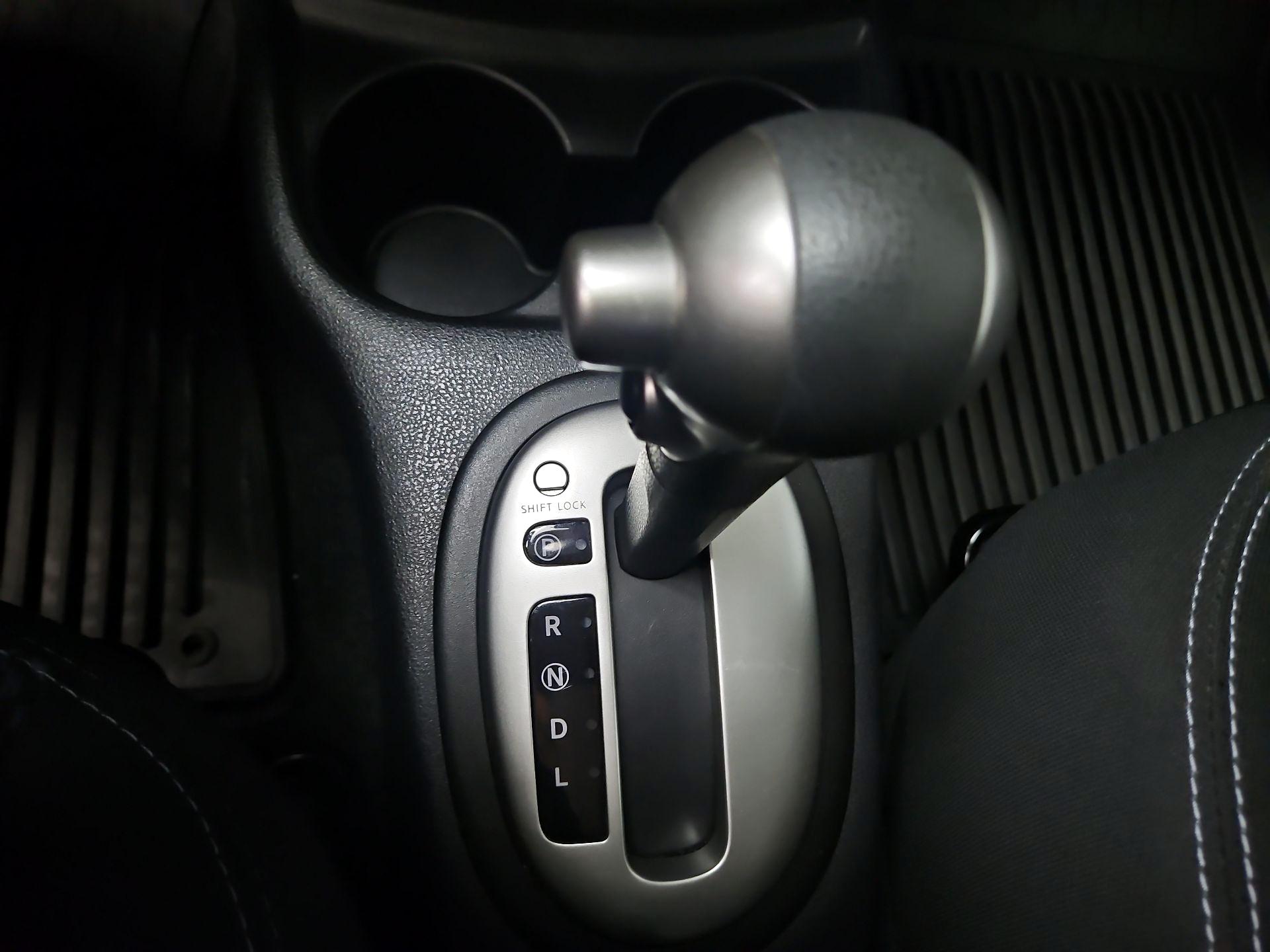 Thumbnail: 2014 Nissan Versa Note - 16