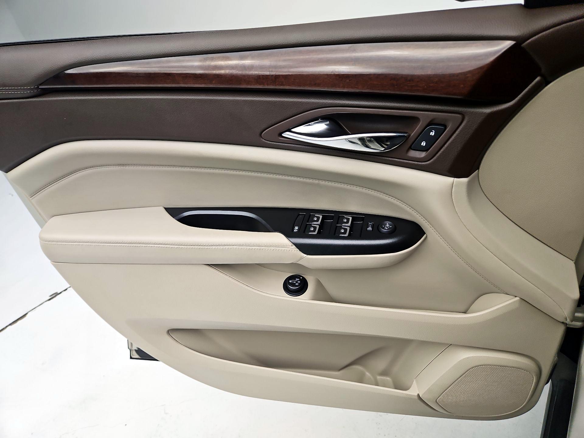 Thumbnail: 2016 Cadillac SRX - 12