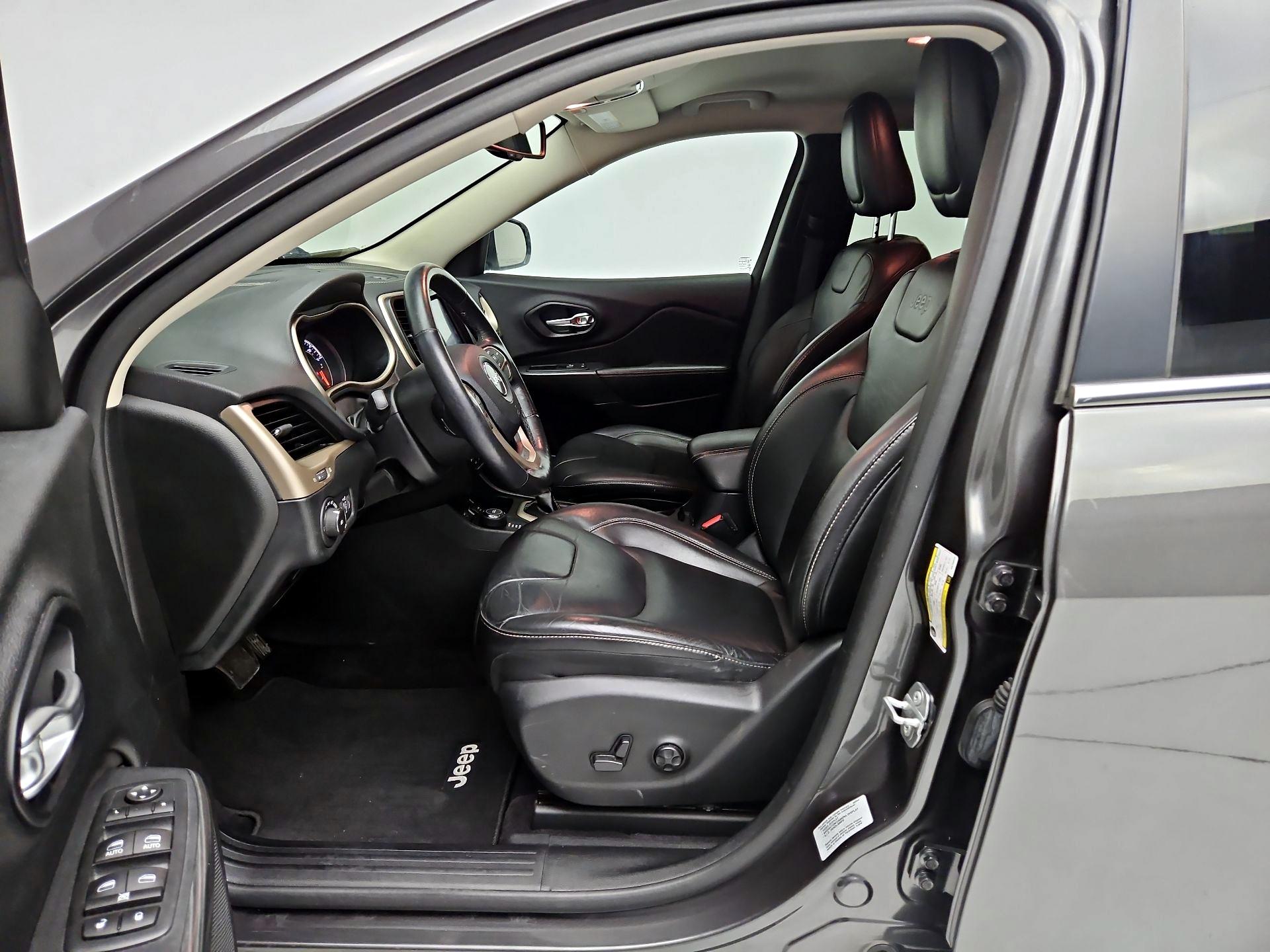 Thumbnail: 2016 Jeep Cherokee - 11