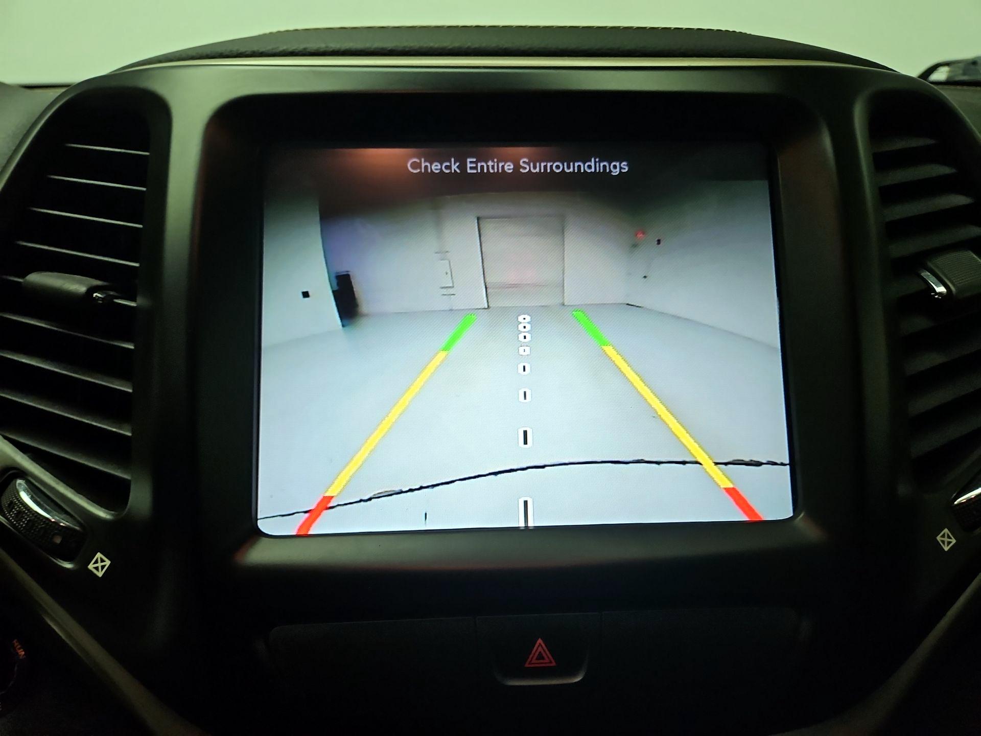 Thumbnail: 2016 Jeep Cherokee - 13