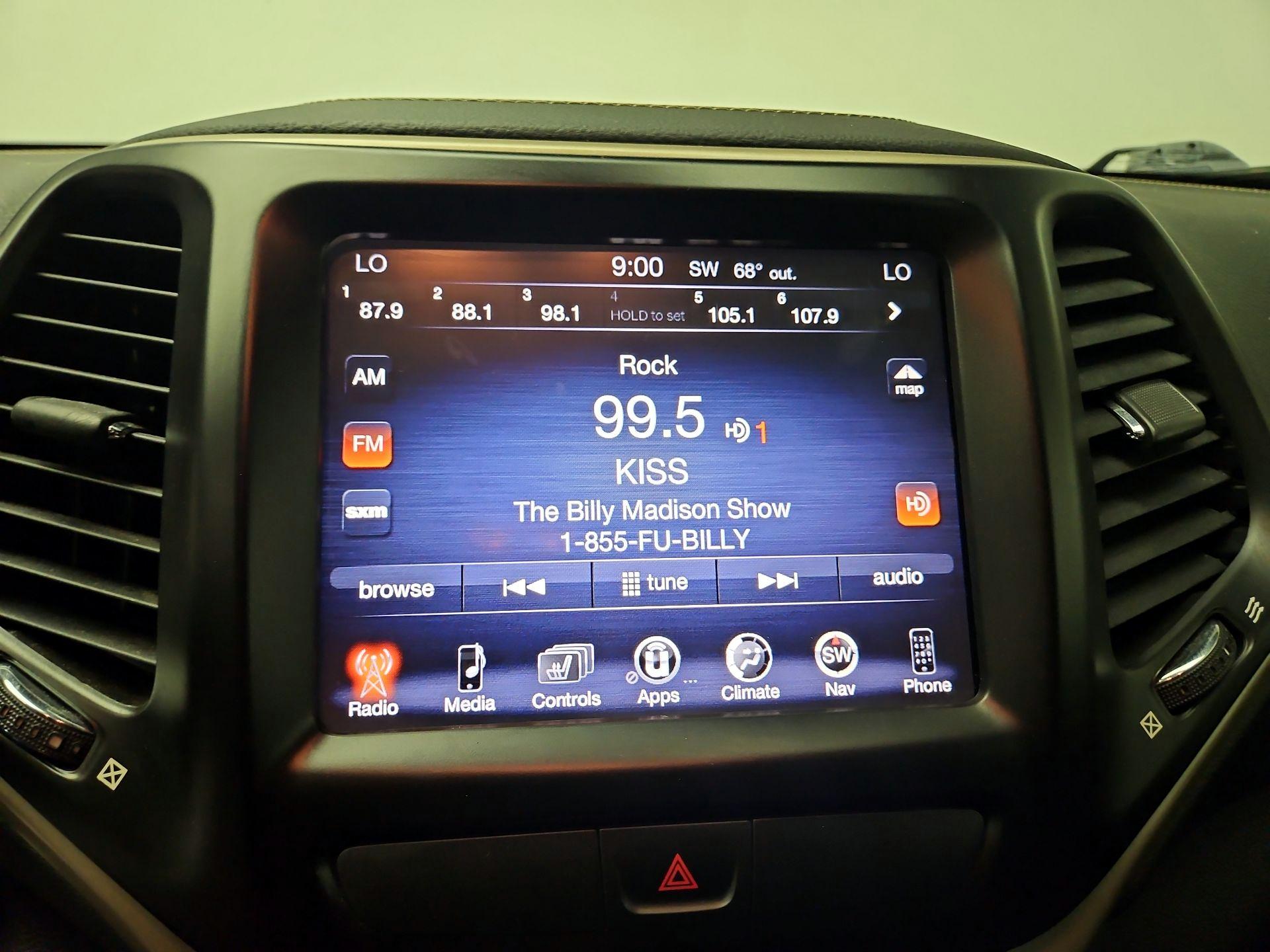 Thumbnail: 2016 Jeep Cherokee - 14