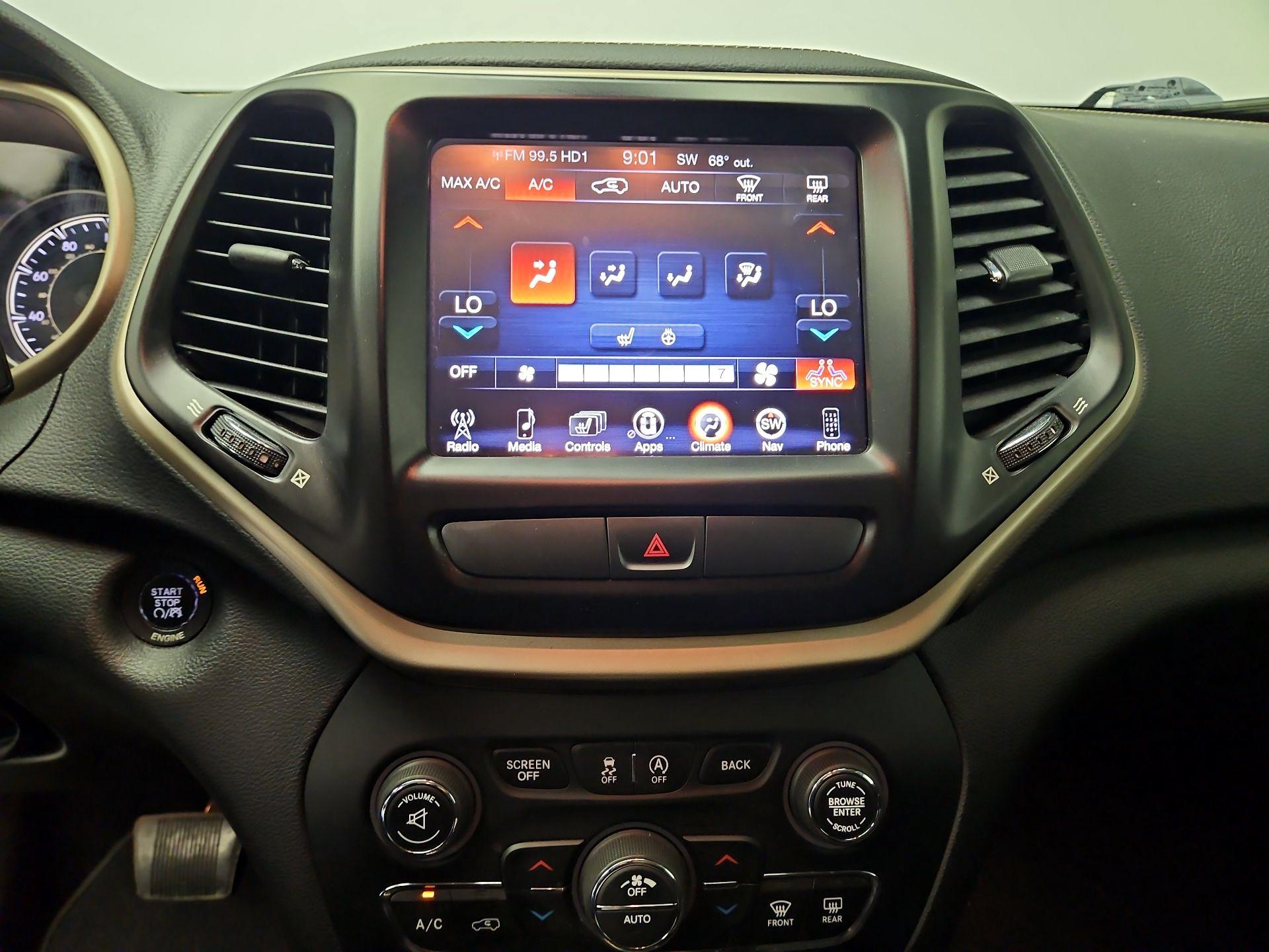 Thumbnail: 2016 Jeep Cherokee - 15