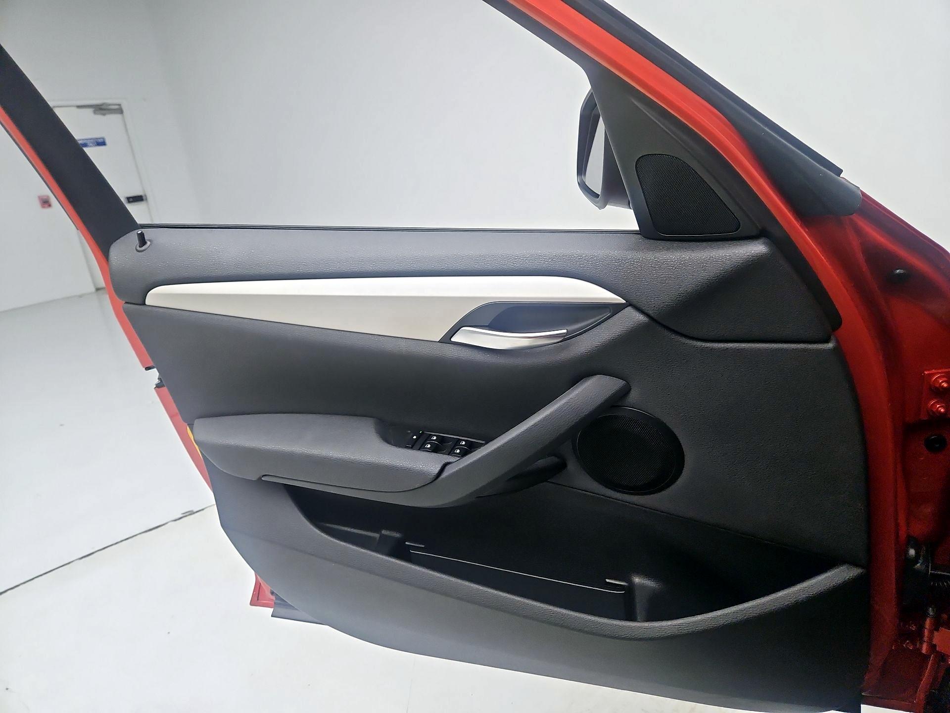 Thumbnail: 2015 BMW X1 - 12