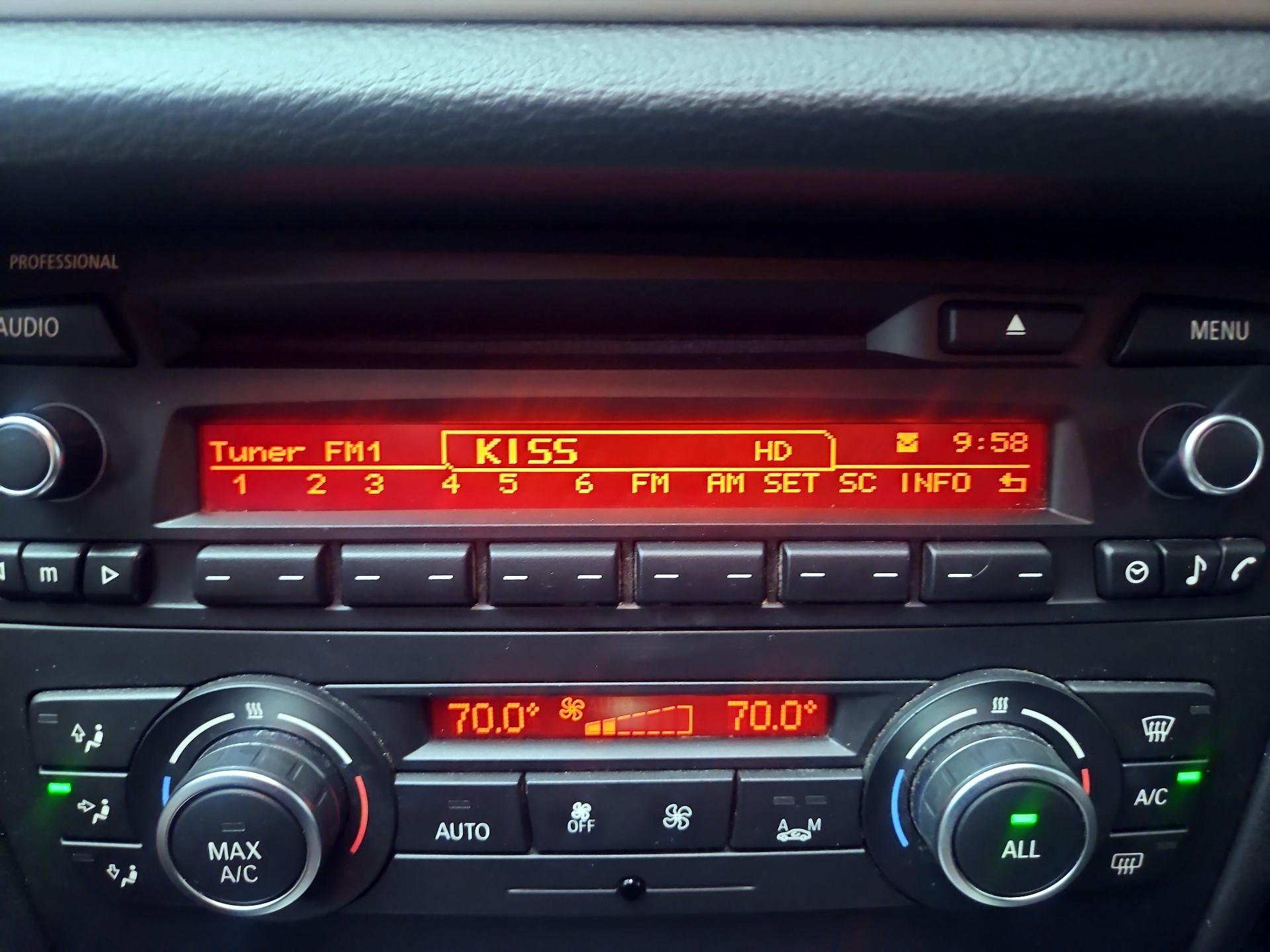 Thumbnail: 2015 BMW X1 - 14