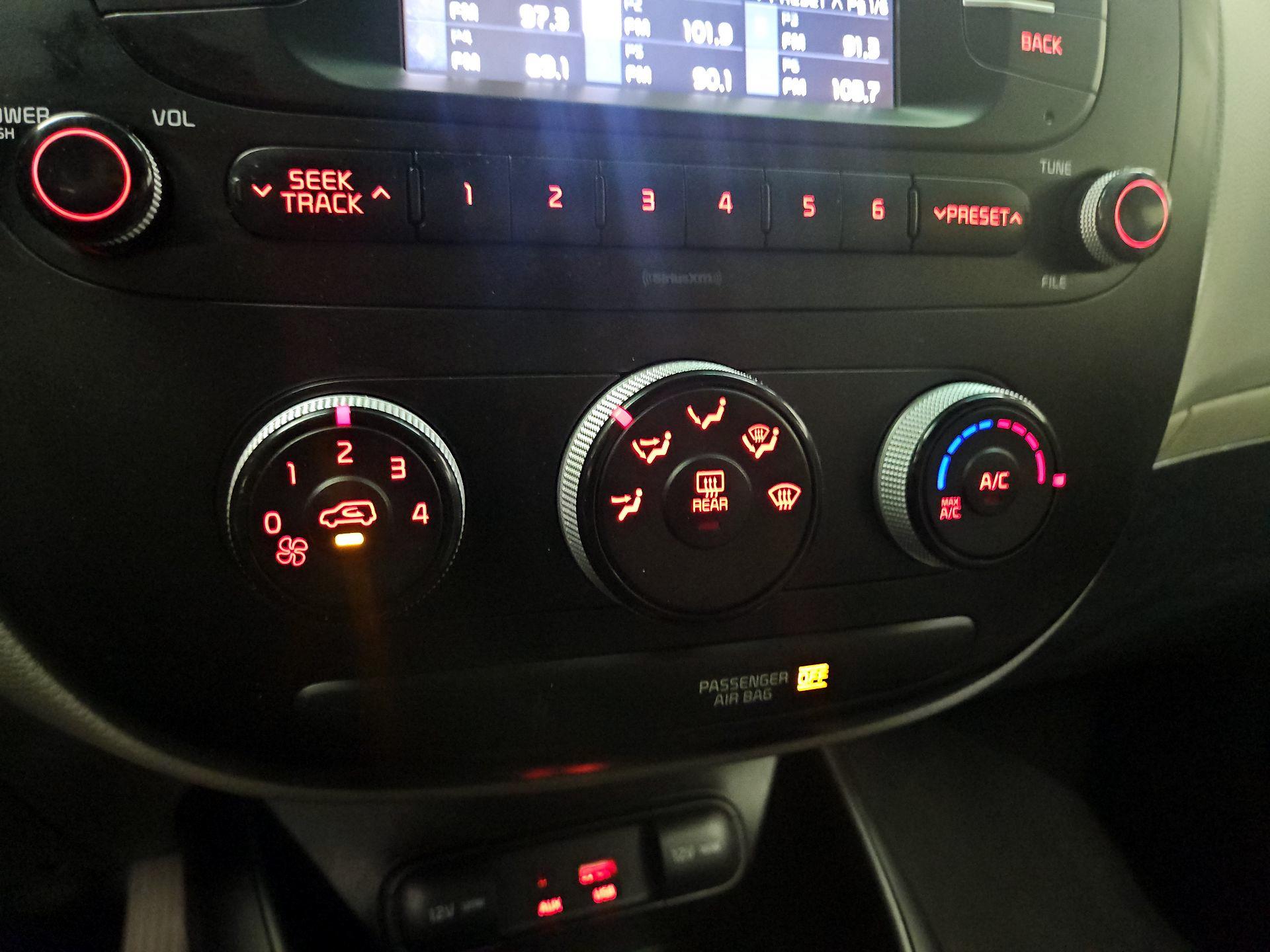 Thumbnail: 2017 Kia Soul - 15