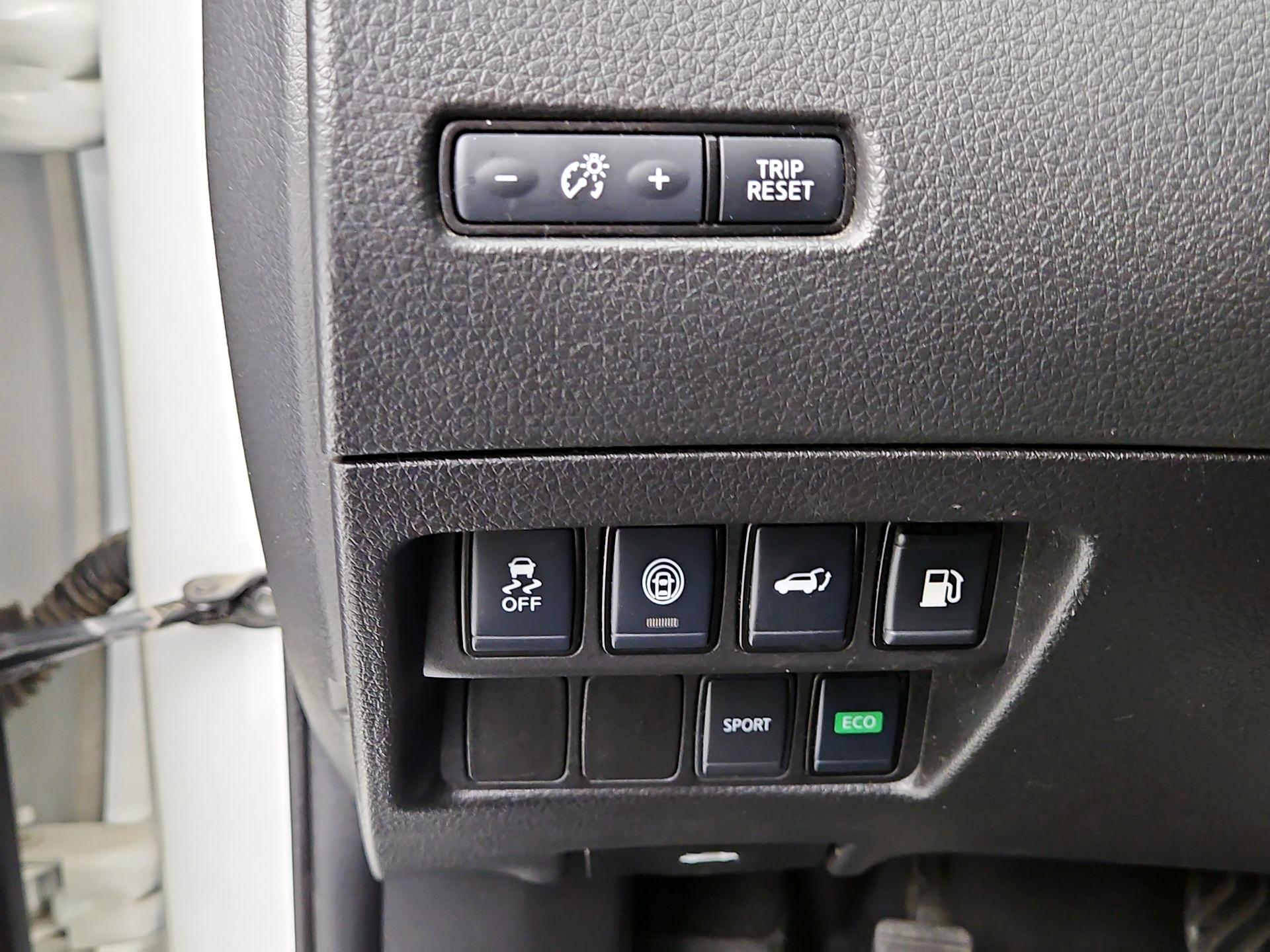 Thumbnail: 2020 Nissan Rogue - 13