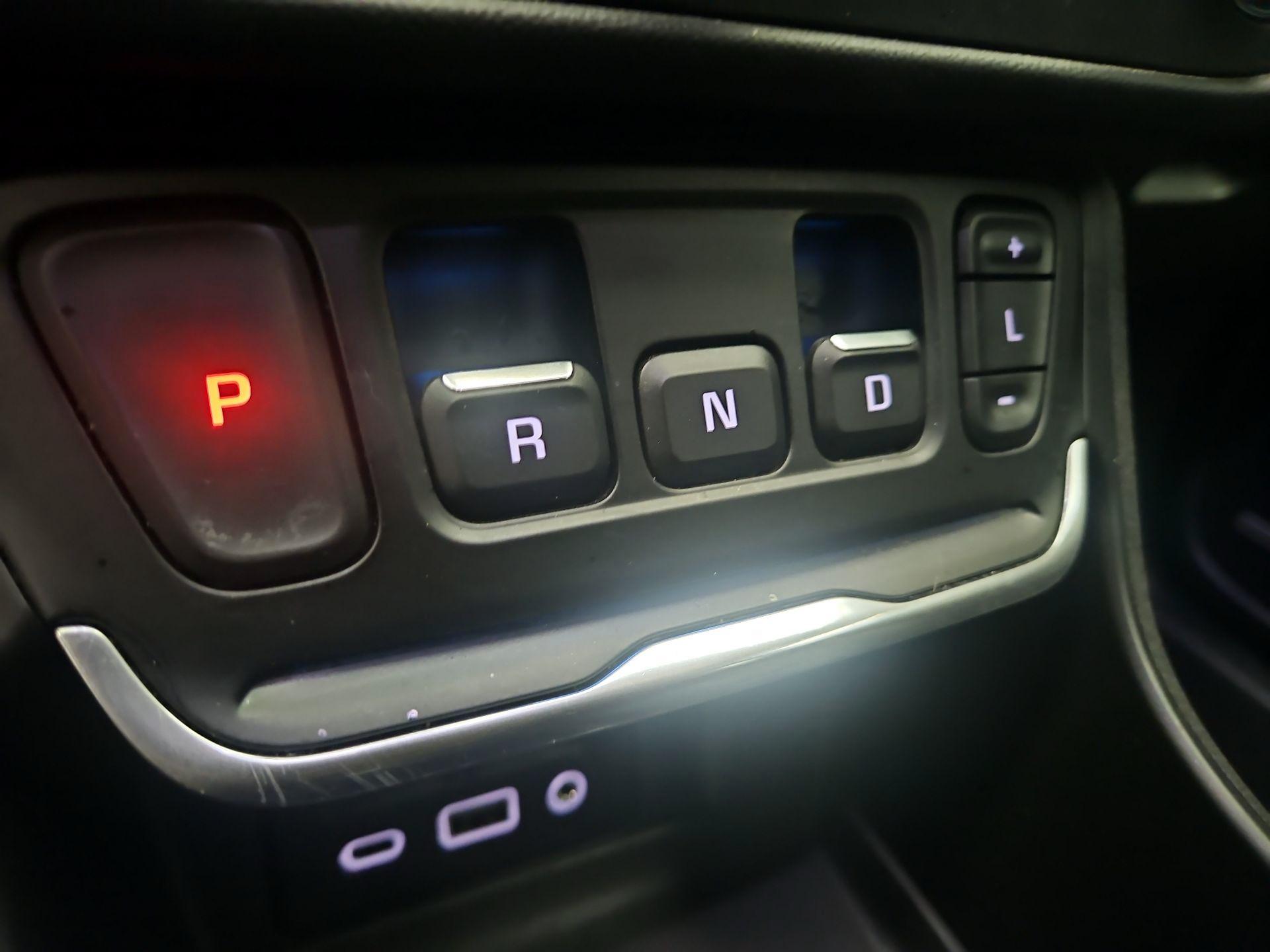 Thumbnail: 2020 GMC Terrain - 17