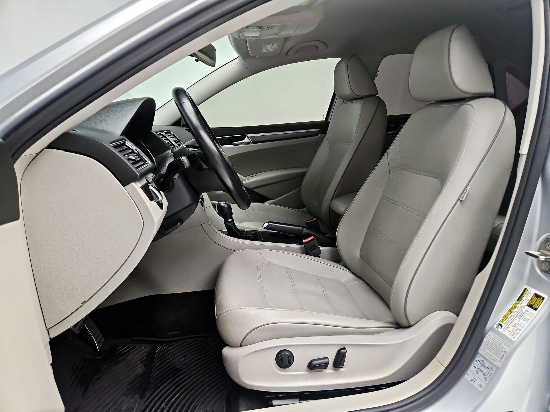 Thumbnail: 2018 Volkswagen Passat - 11