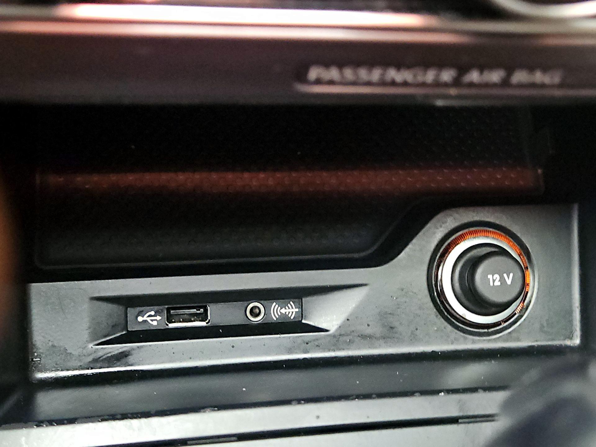 Thumbnail: 2018 Volkswagen Passat - 18