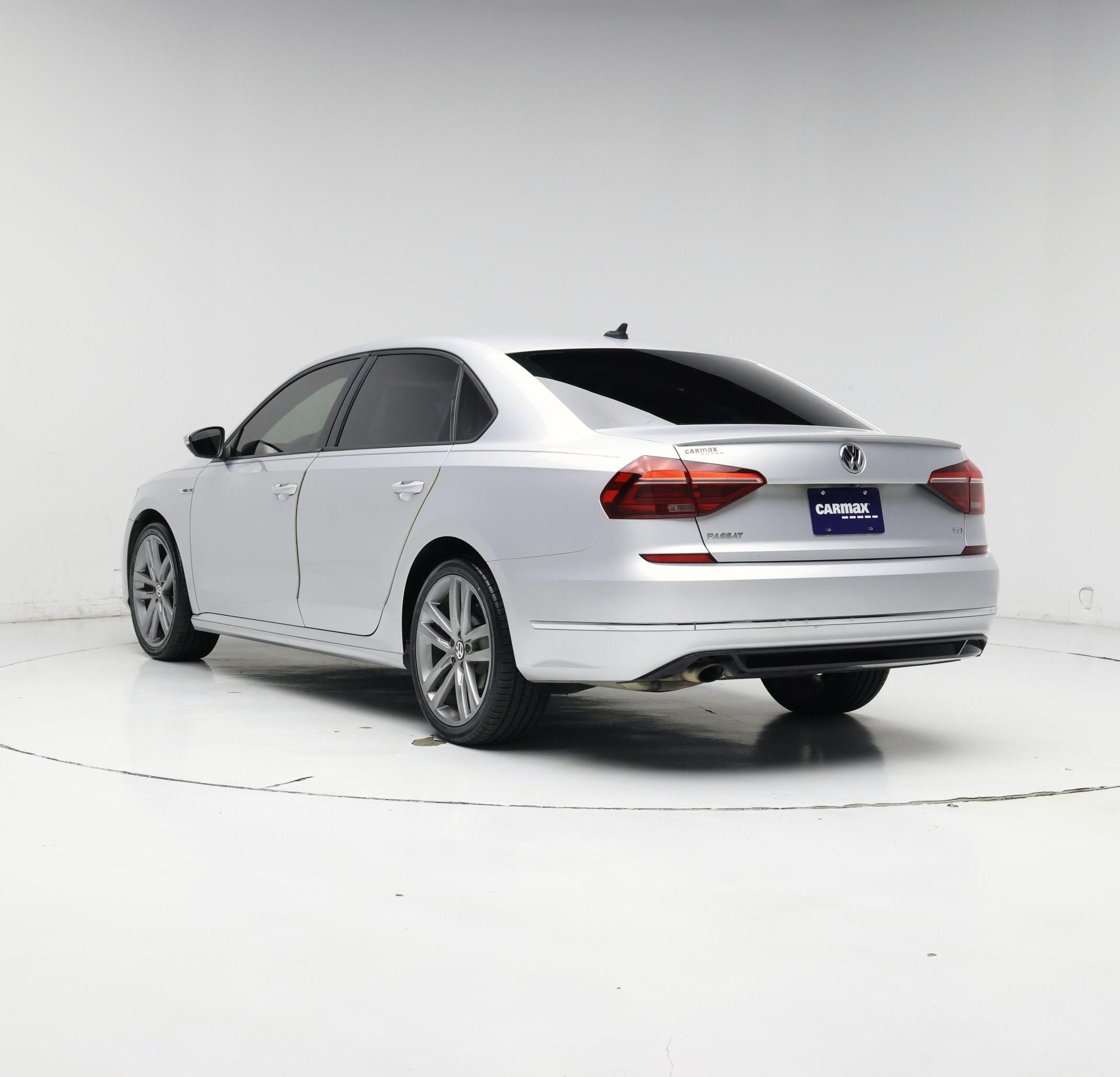 Thumbnail: 2018 Volkswagen Passat - 2