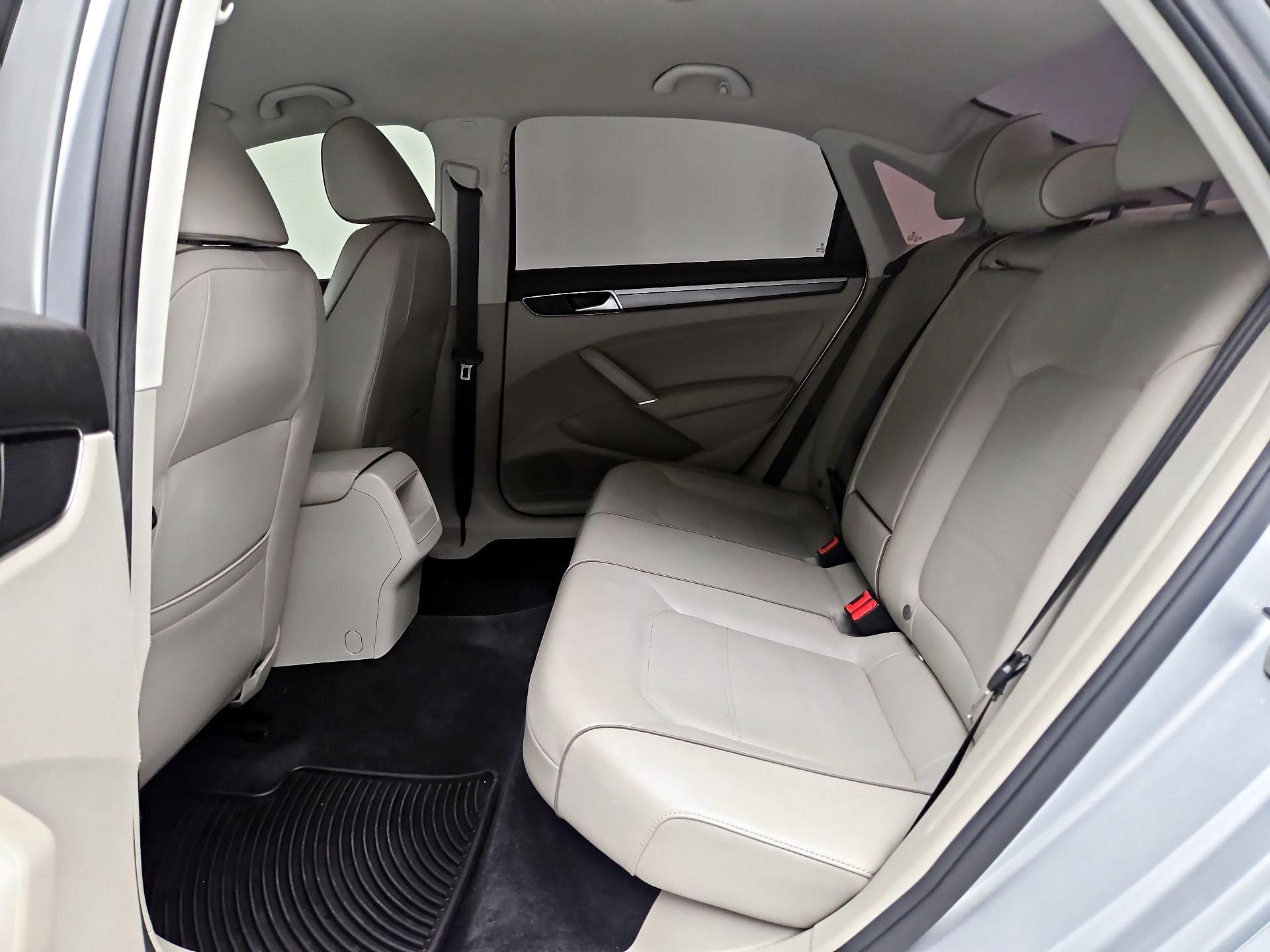 Thumbnail: 2018 Volkswagen Passat - 19