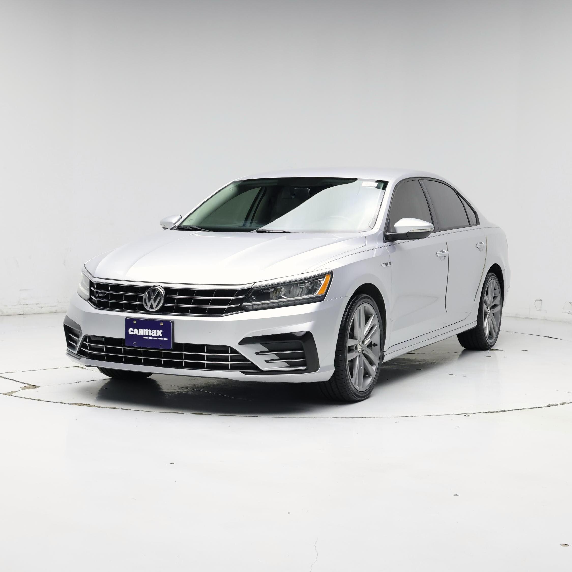 Thumbnail: 2018 Volkswagen Passat - 4